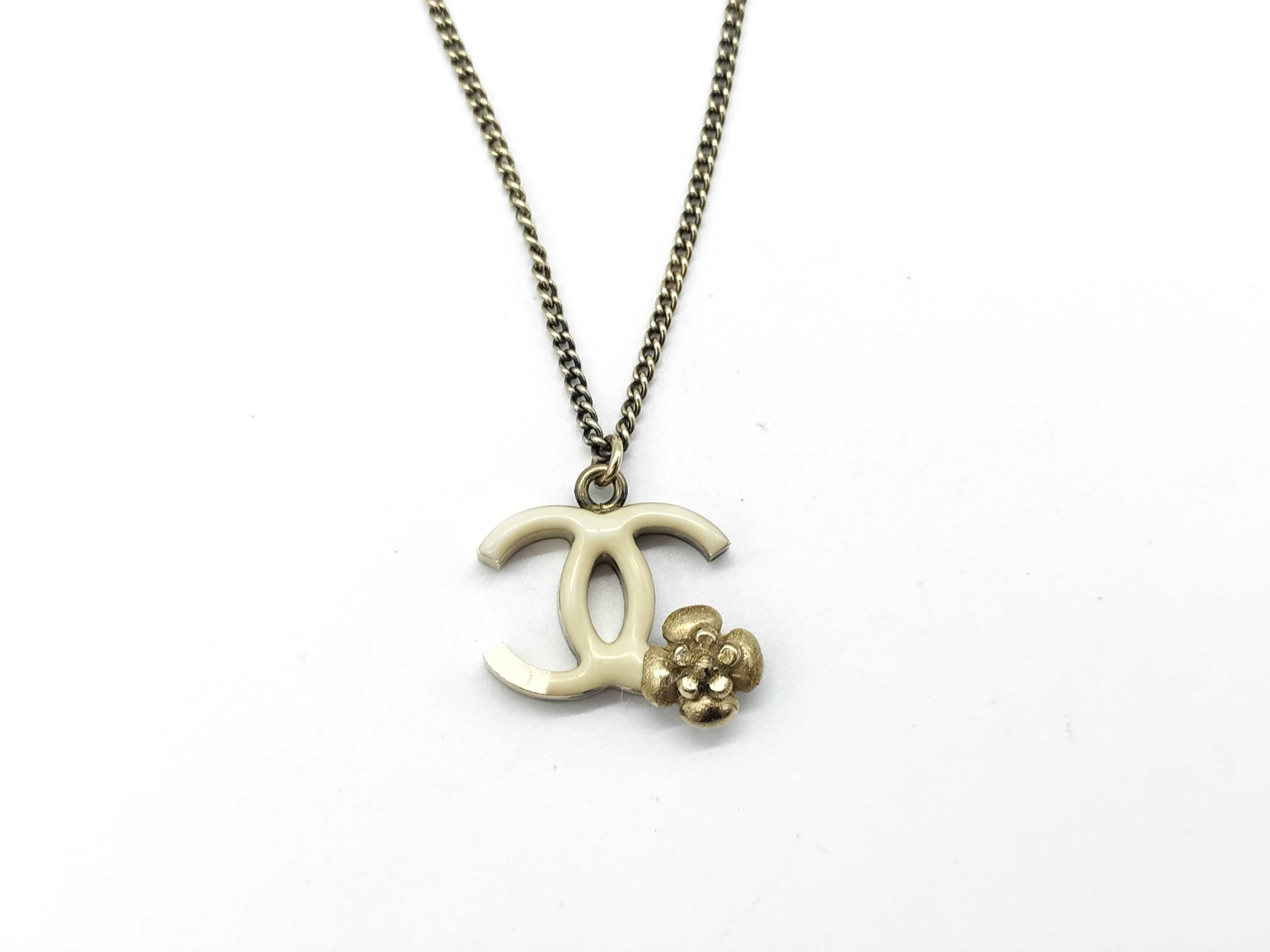 Coco Mark Necklace with Camellia
