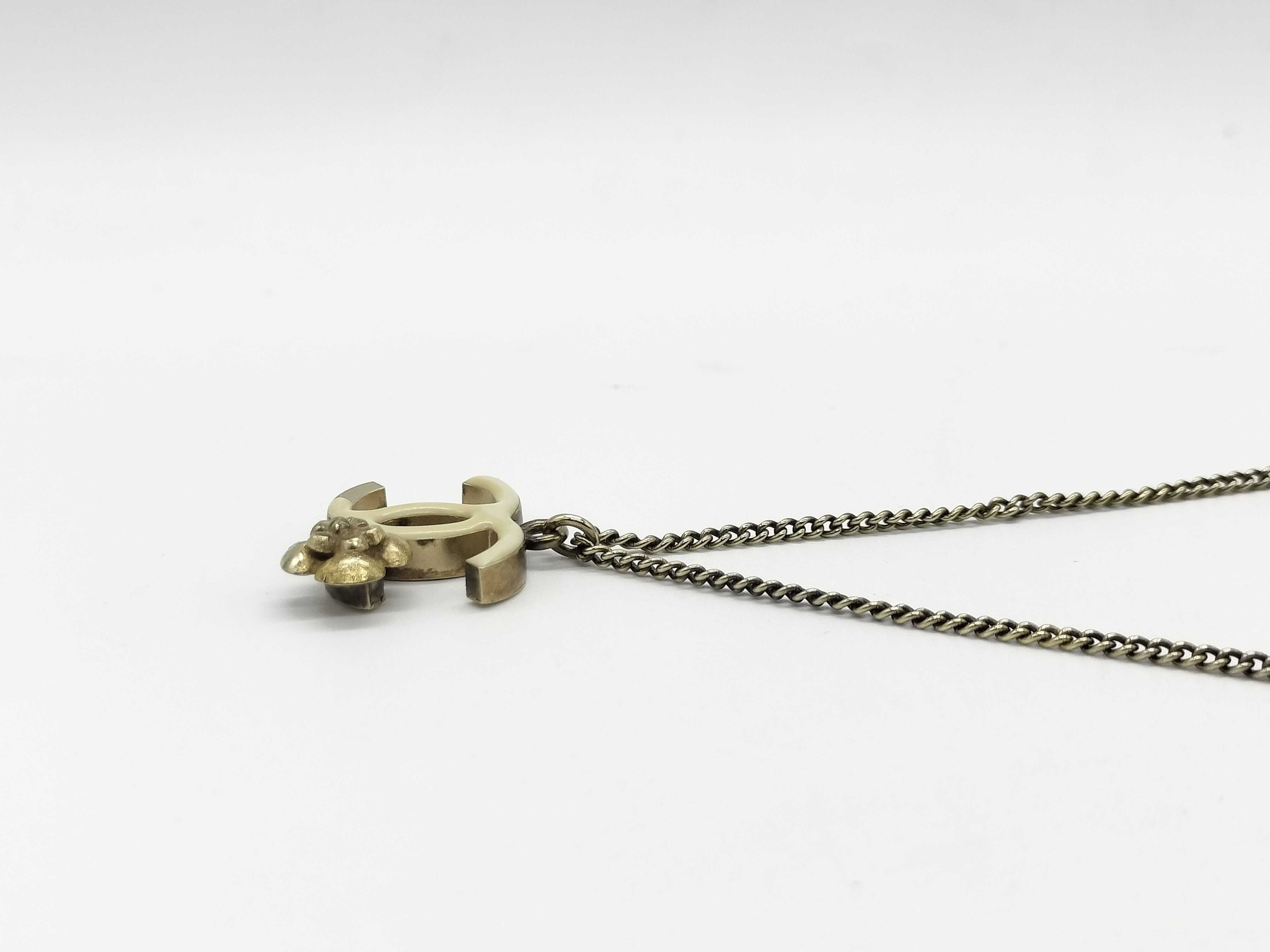 Coco Mark Necklace with Camellia — view 2