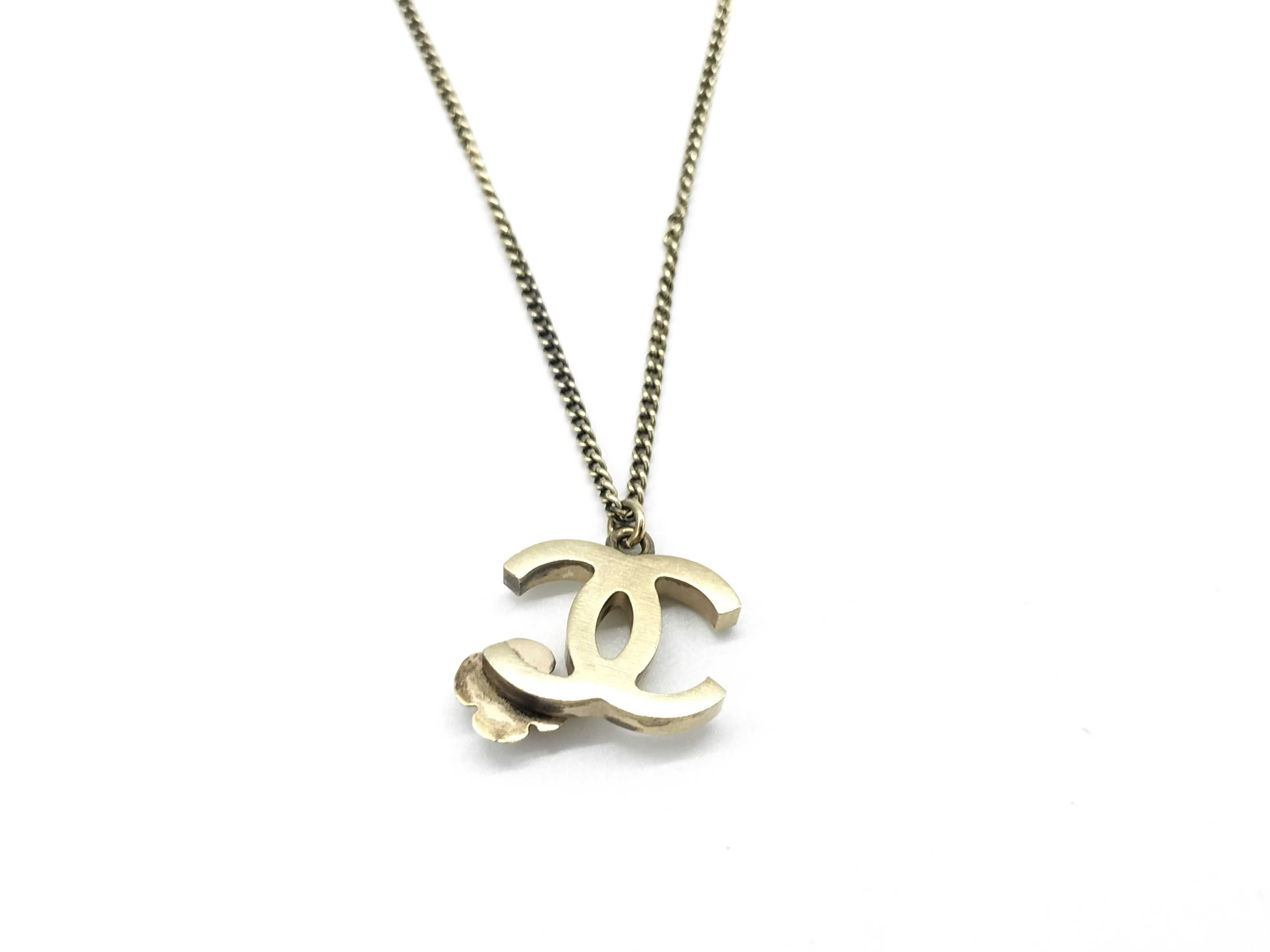 Coco Mark Necklace with Camellia — view 3