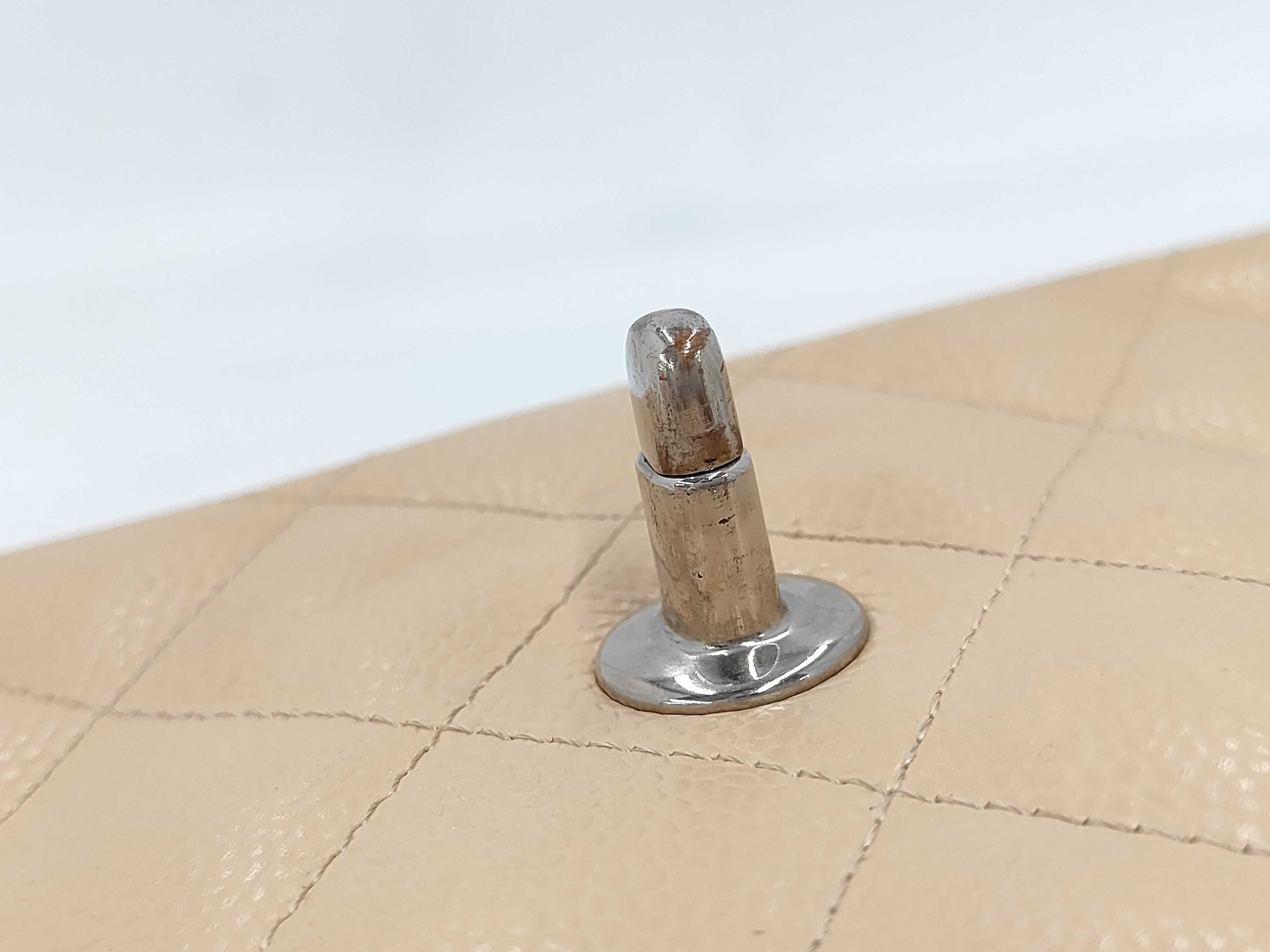 Matelassé 30 Caviar Skin Beige Silver Hardware 58600 Shoulder Bag — view 12