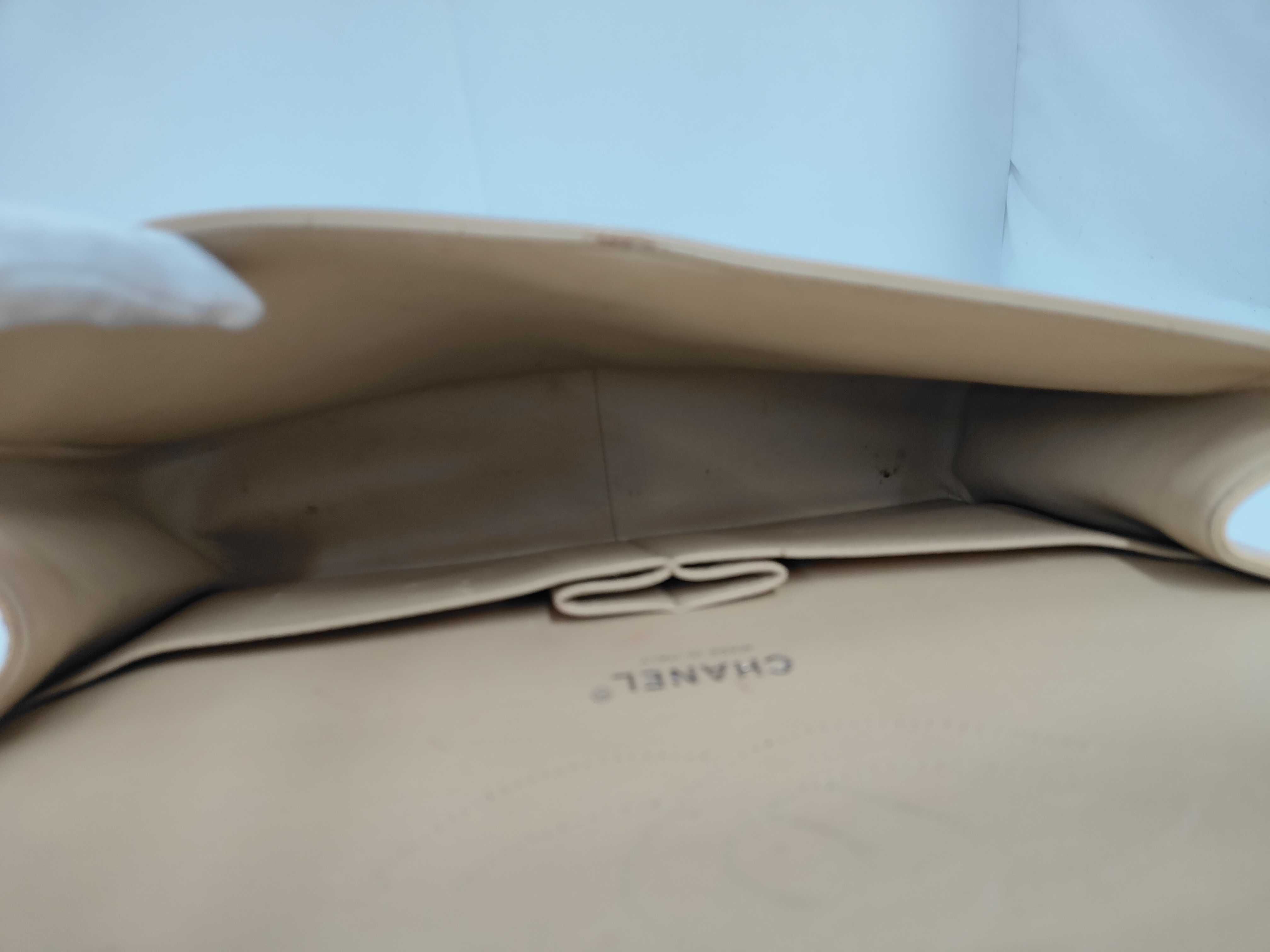 Matelassé 30 Caviar Skin Beige Silver Hardware 58600 Shoulder Bag — view 9