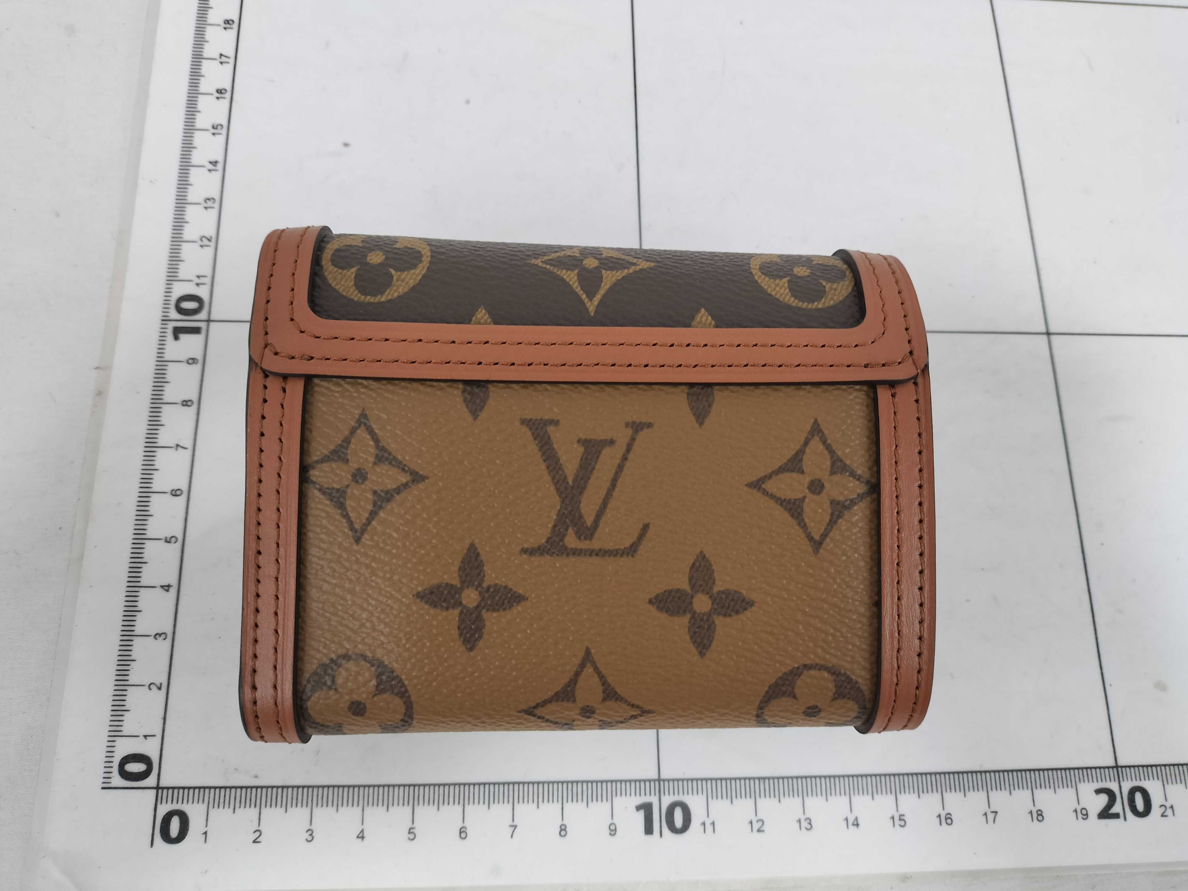 Wallet Portefeuille Dauphine Compact Monogram Reverse Wallet — view 2