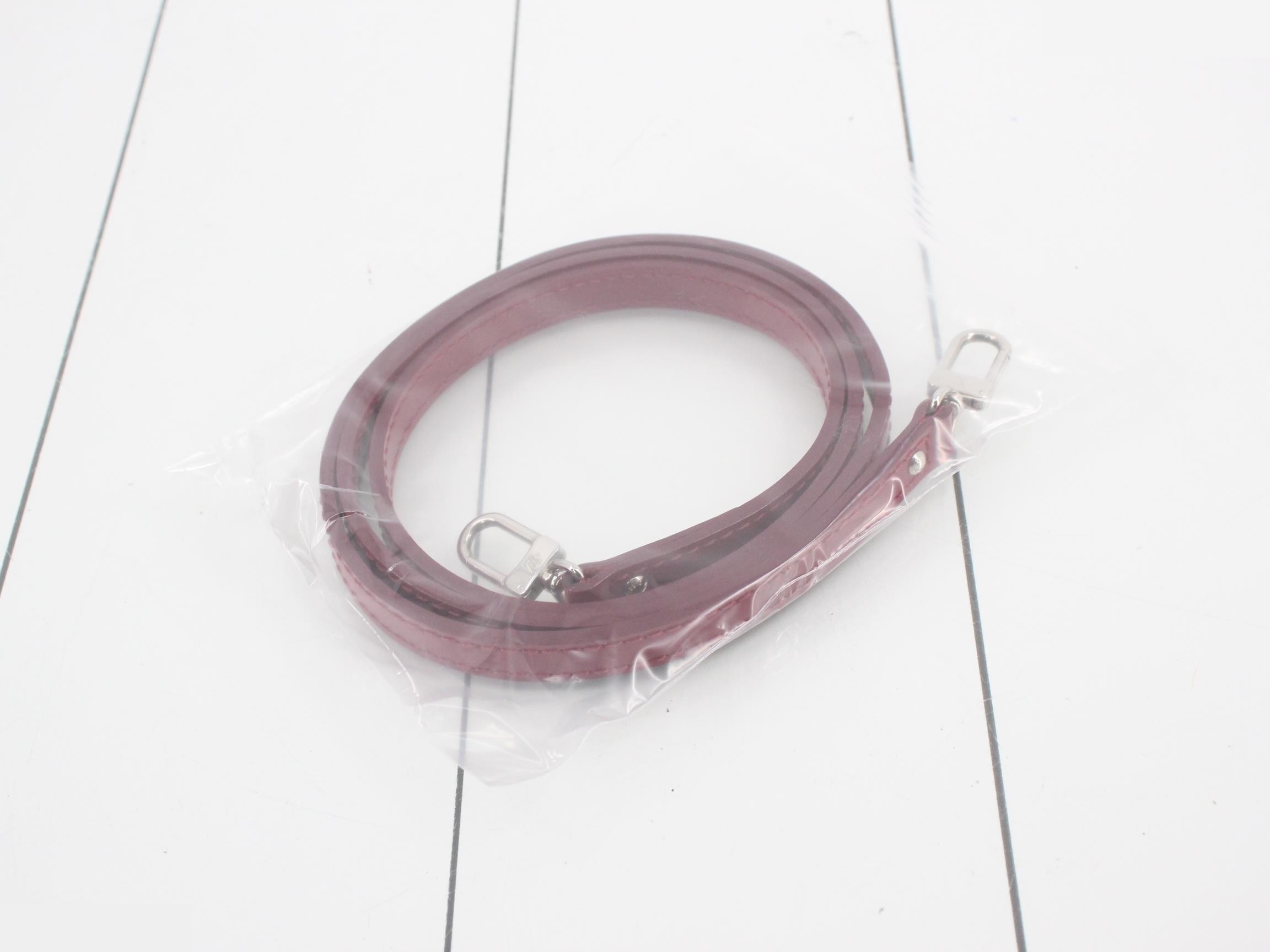 Epi Alma BB 2-Way Handbag — view 7