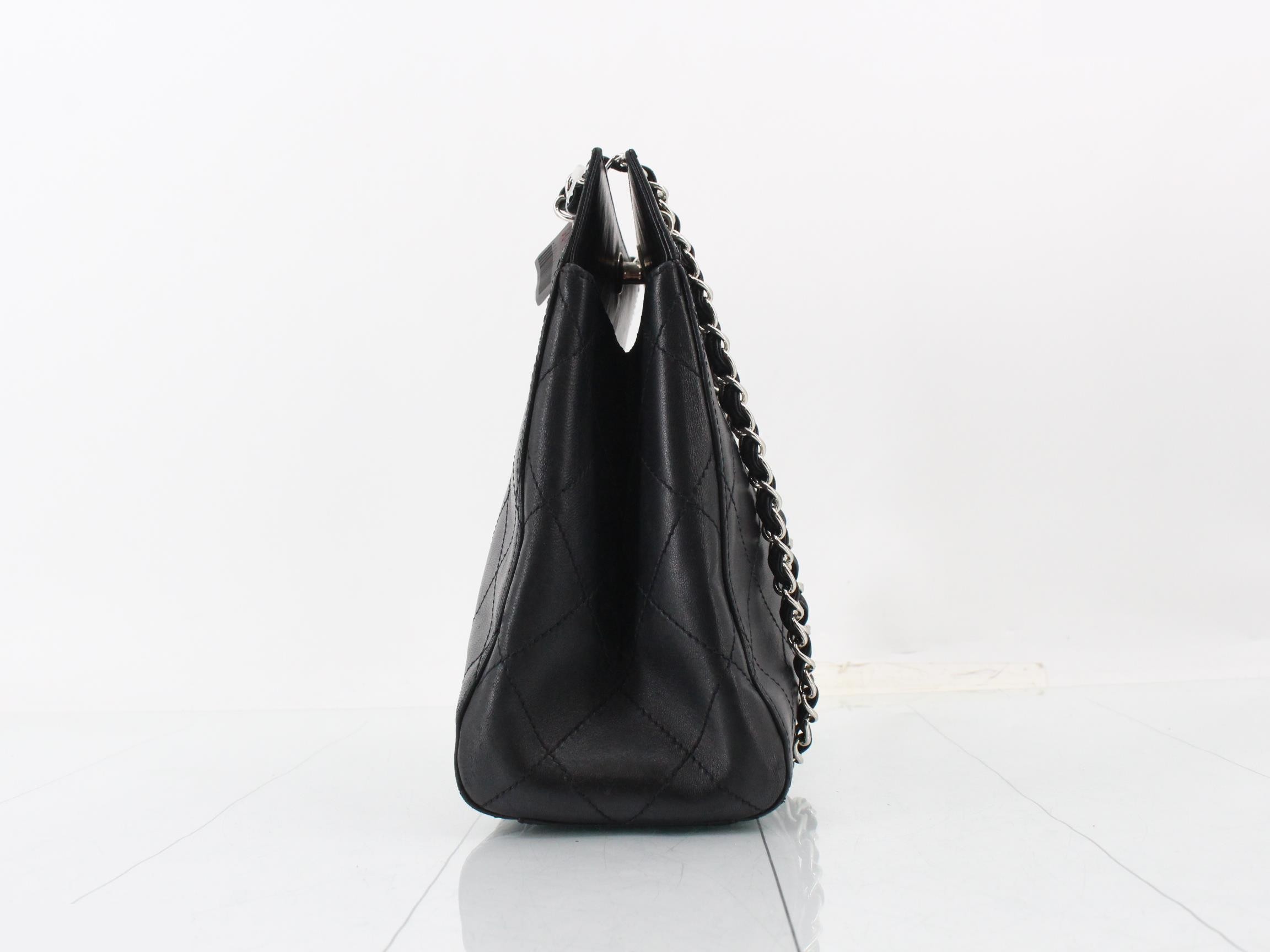 Matelassé Chain Shoulder Bag, Lambskin — view 4