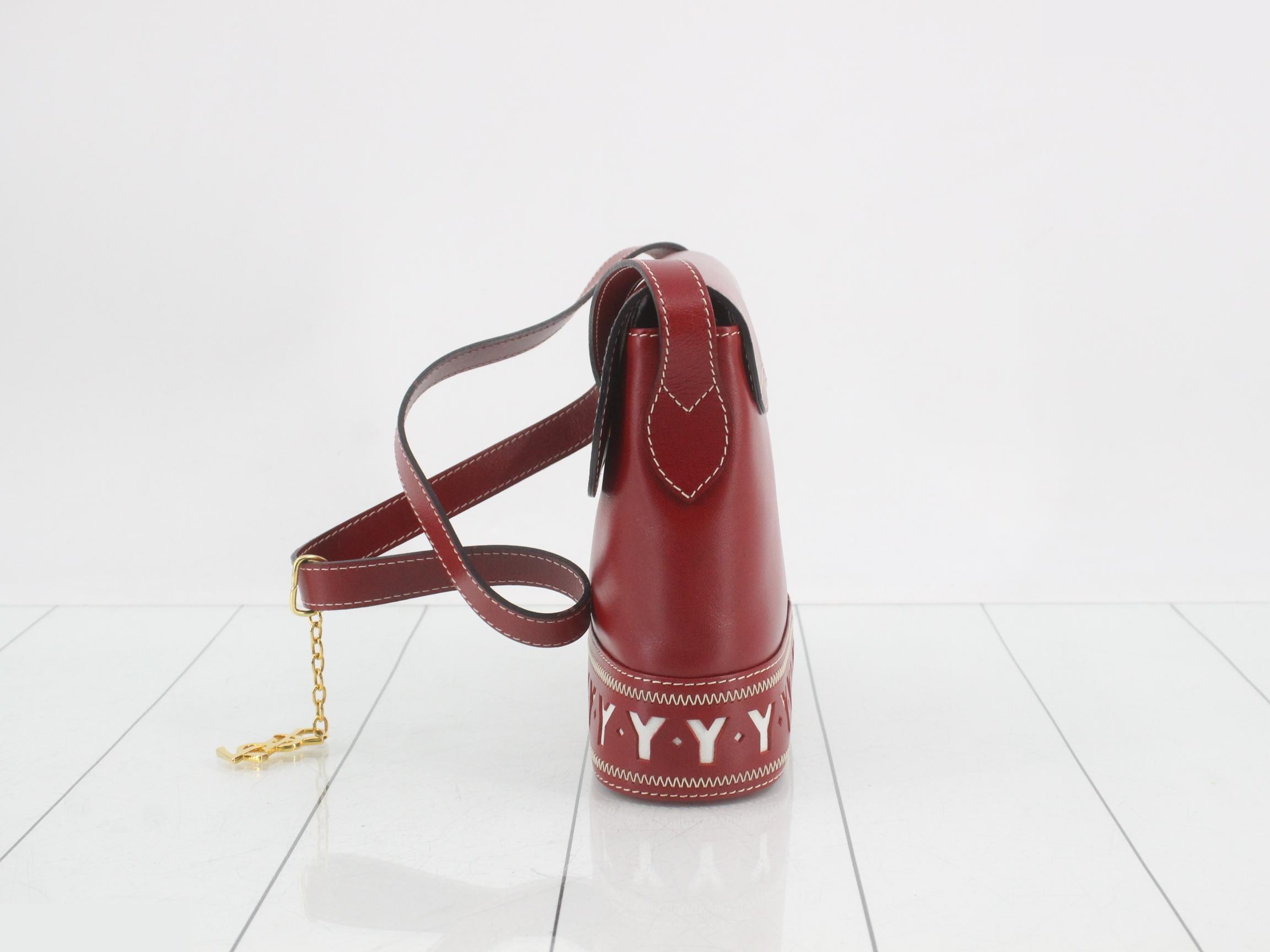 Other lines: Bags & Shoulder Bags - Y Cutout Leather Red — view 3