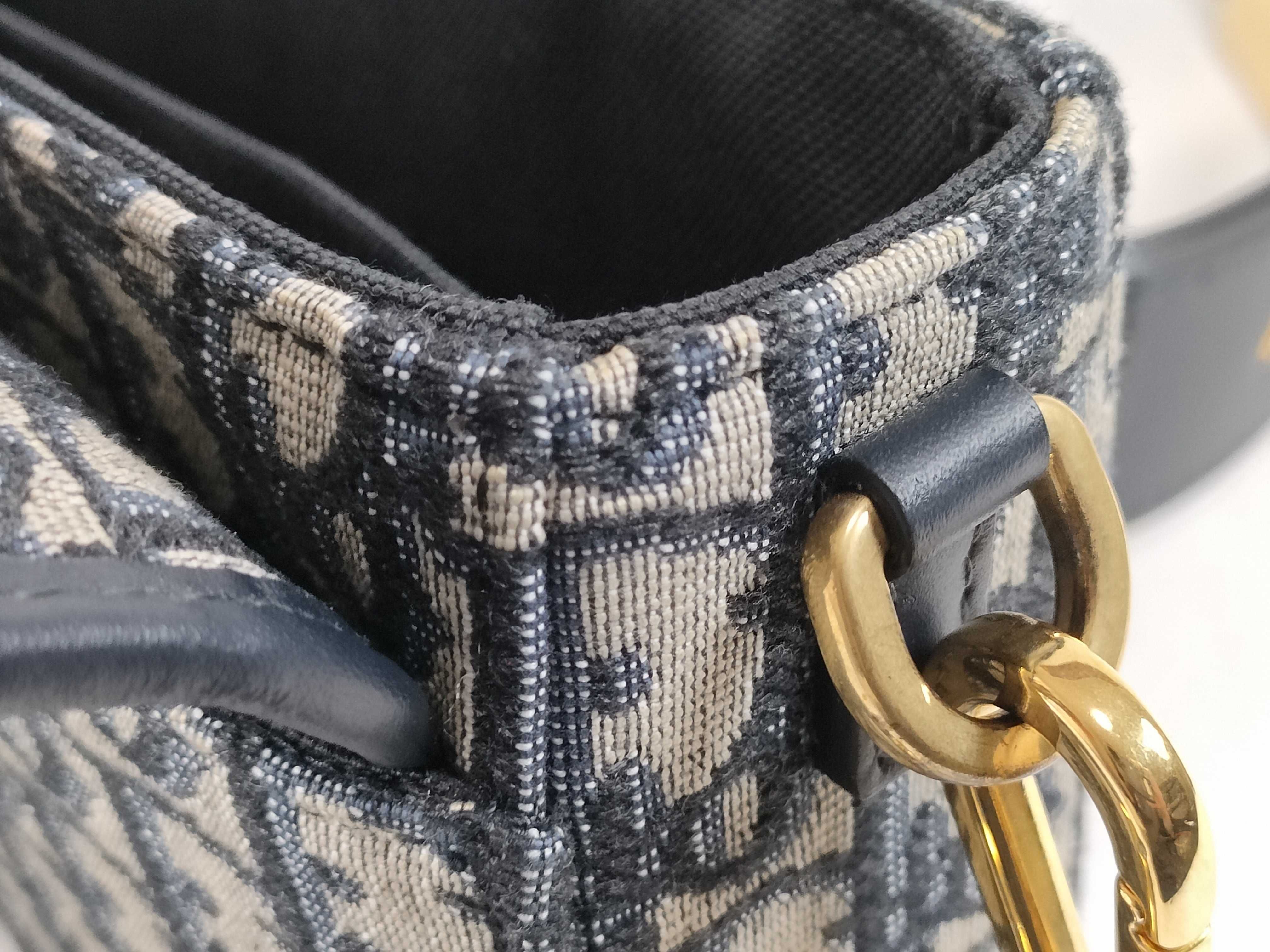 Trotter Dior 30 Montaigne 02-MA-0260 Shoulder Bag — view 14