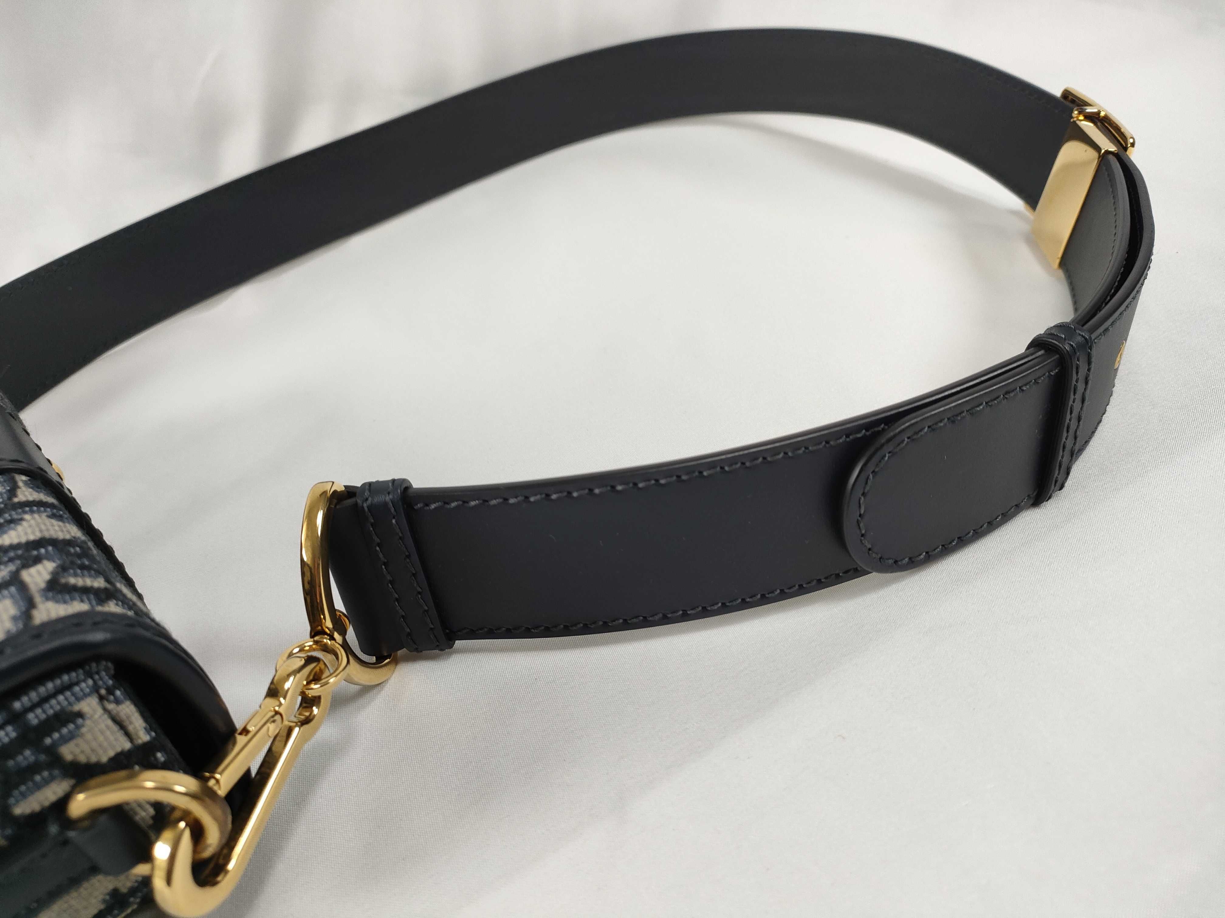 Trotter Dior 30 Montaigne 02-MA-0260 Shoulder Bag — view 3