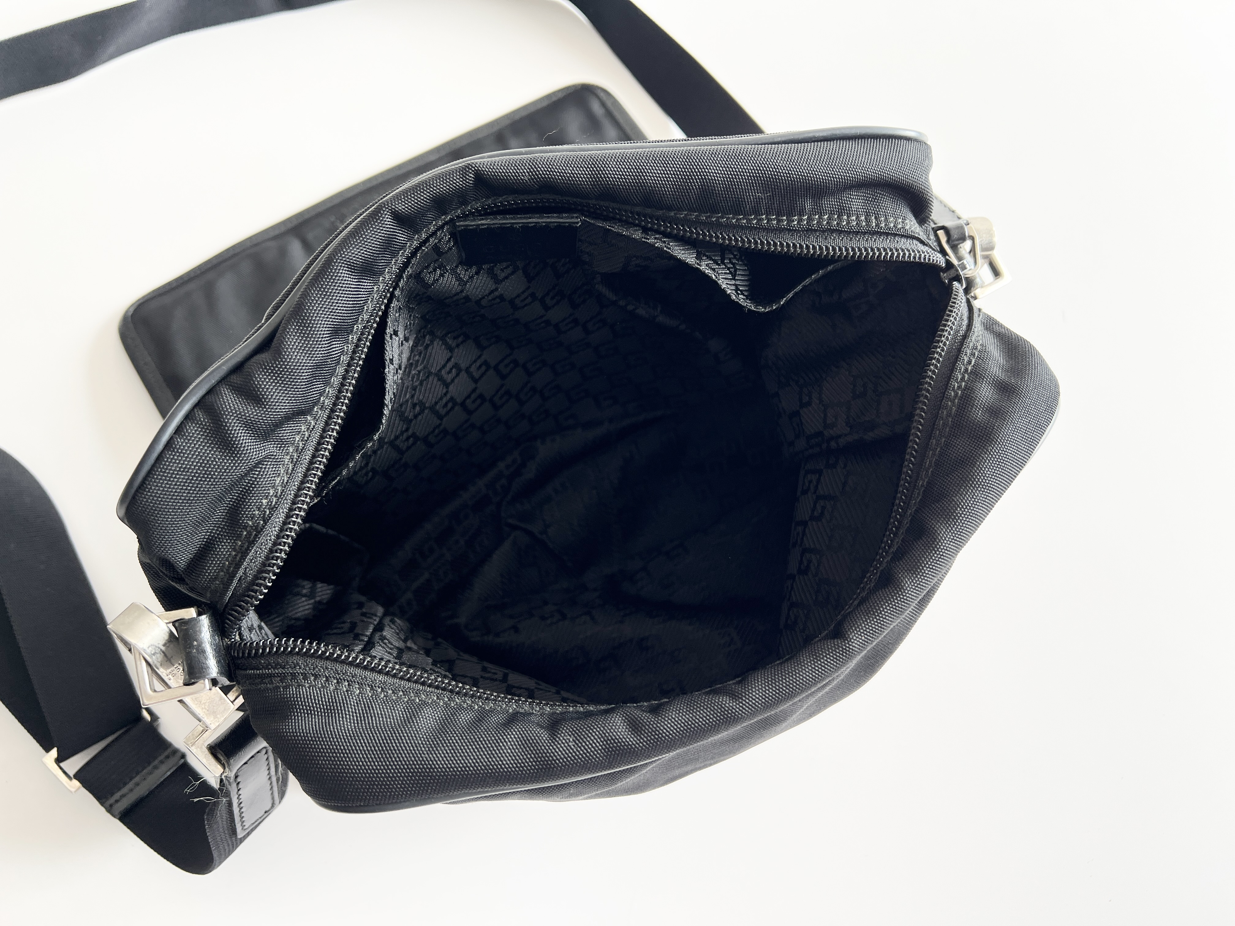 Leather Nylon Flap Shoulder Bag One-Shoulder Bag — view 5