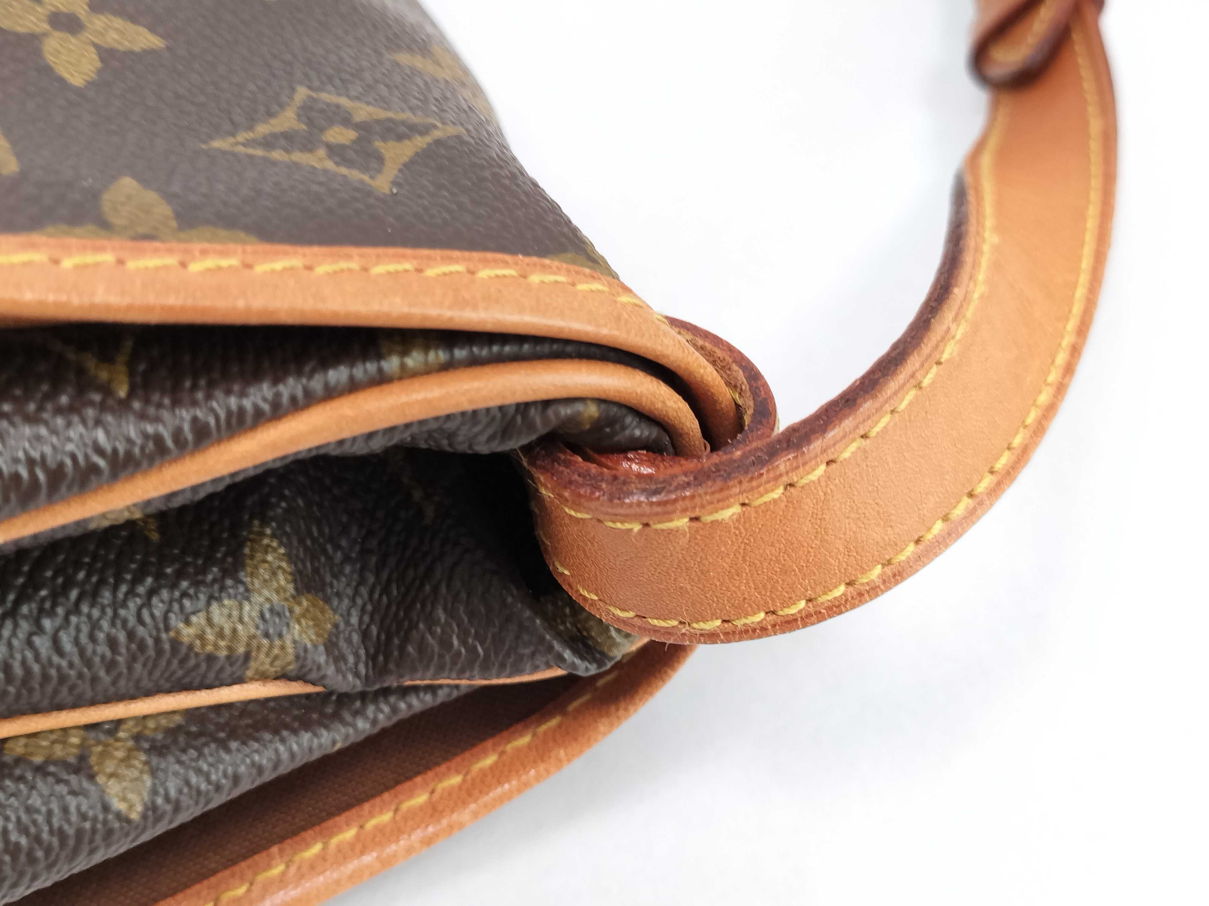 Monogram Louis Vuitton Saumur 30 Monogram Shoulder Bag M42256 — view 5