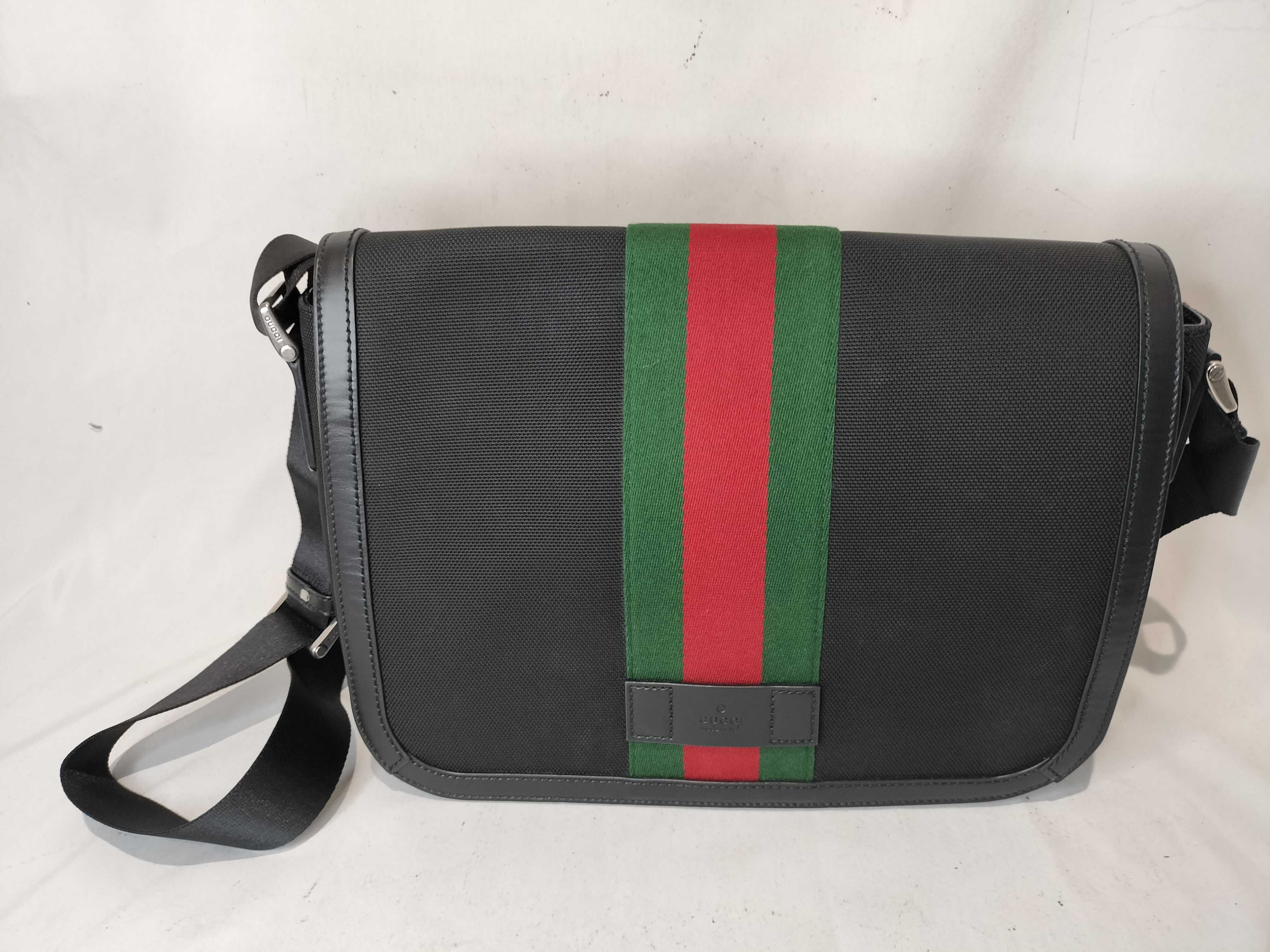 630921 525049 Sherry Canvas Shoulder Bag