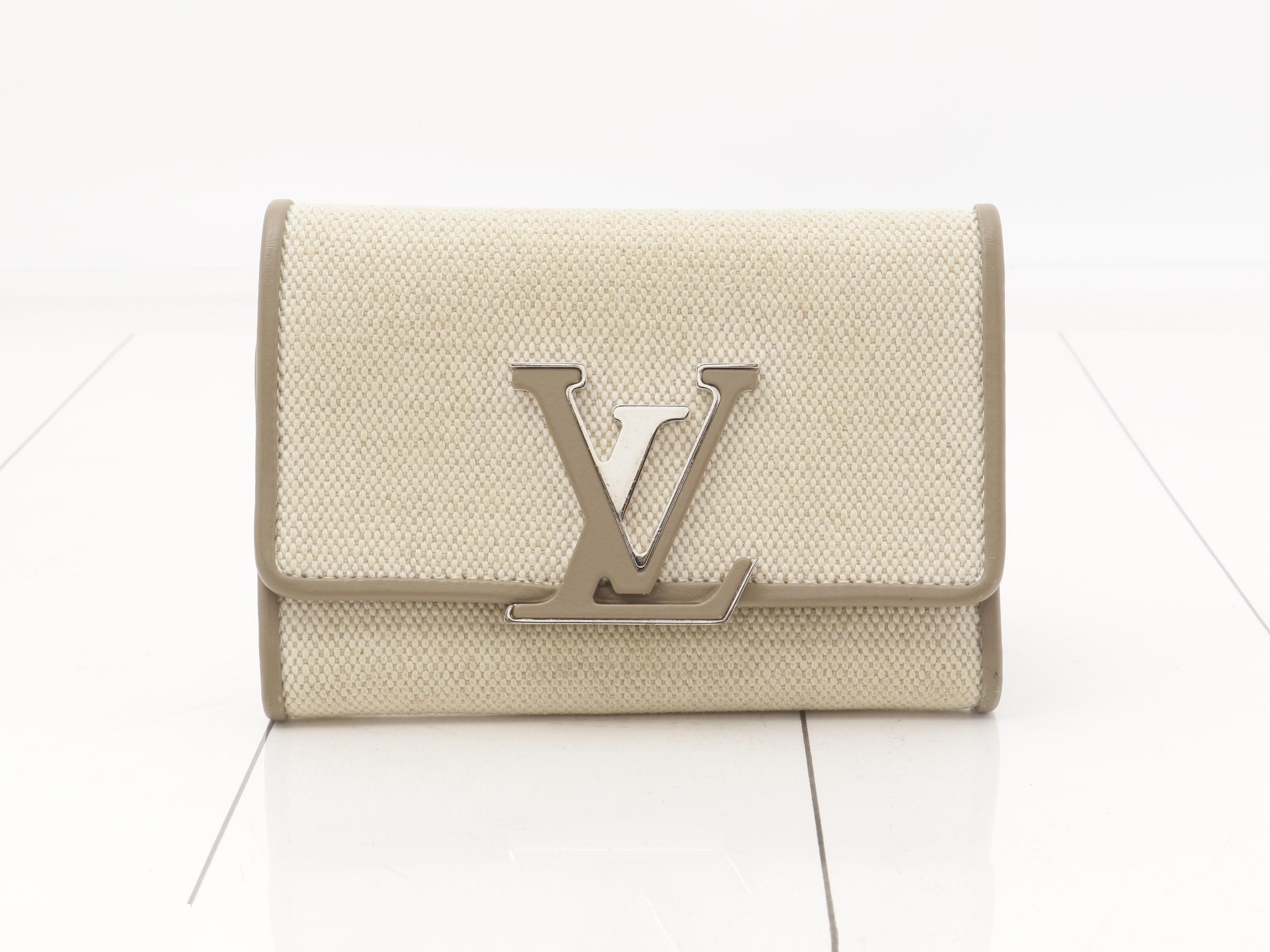 Portefeuille Capucines Compact Wallet