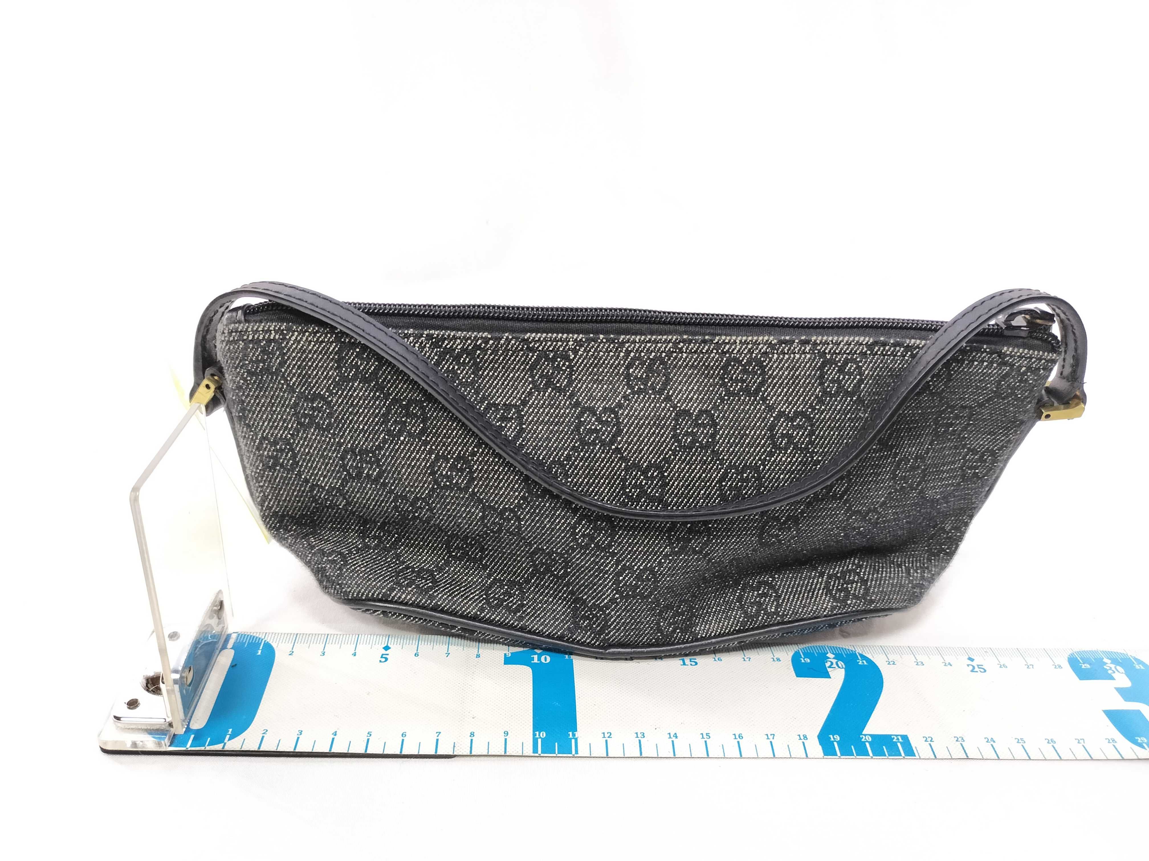 GG Canvas 005 0813 001998 One-Shoulder Pouch — view 2