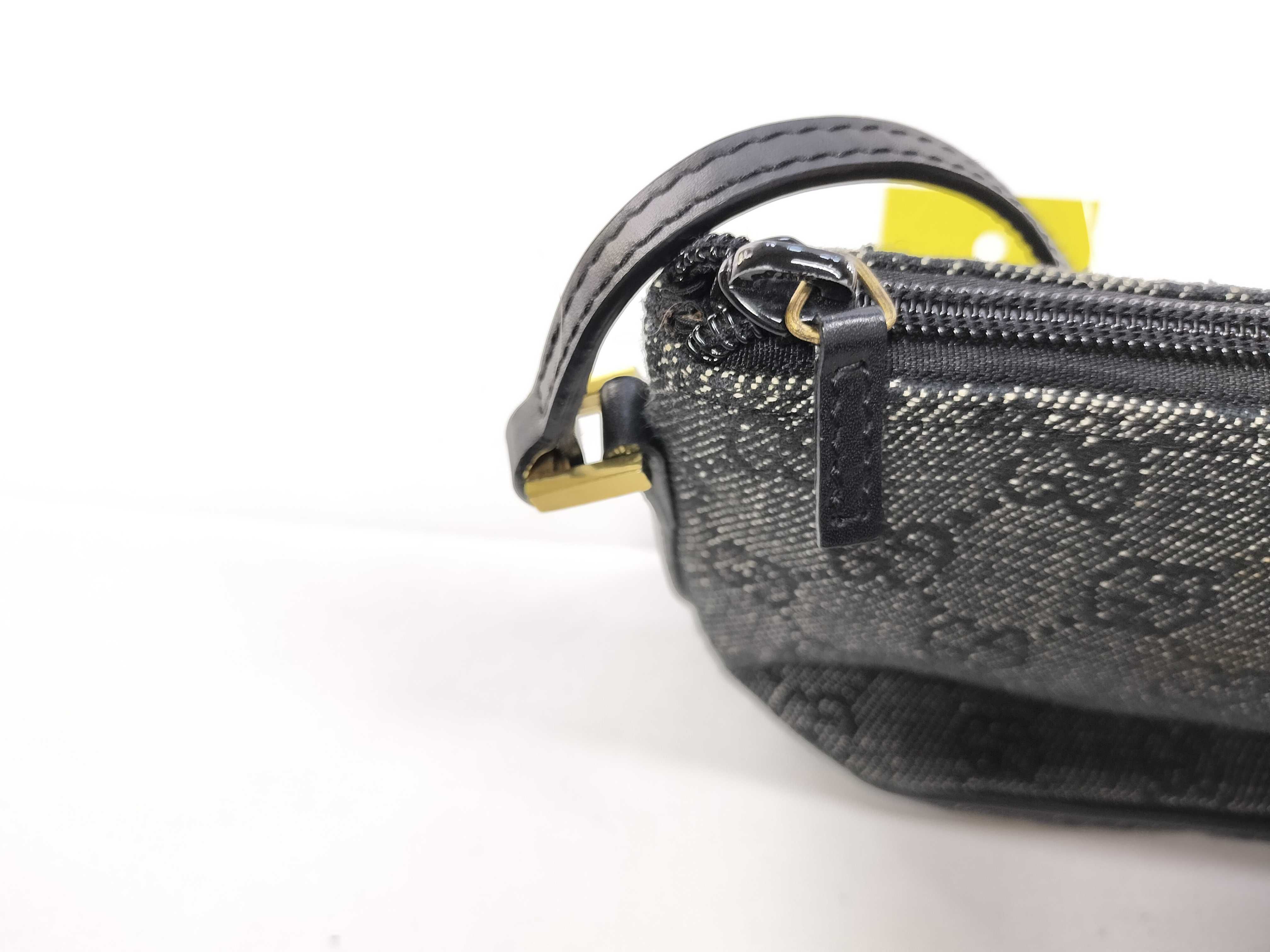 GG Canvas 005 0813 001998 One-Shoulder Pouch — view 12