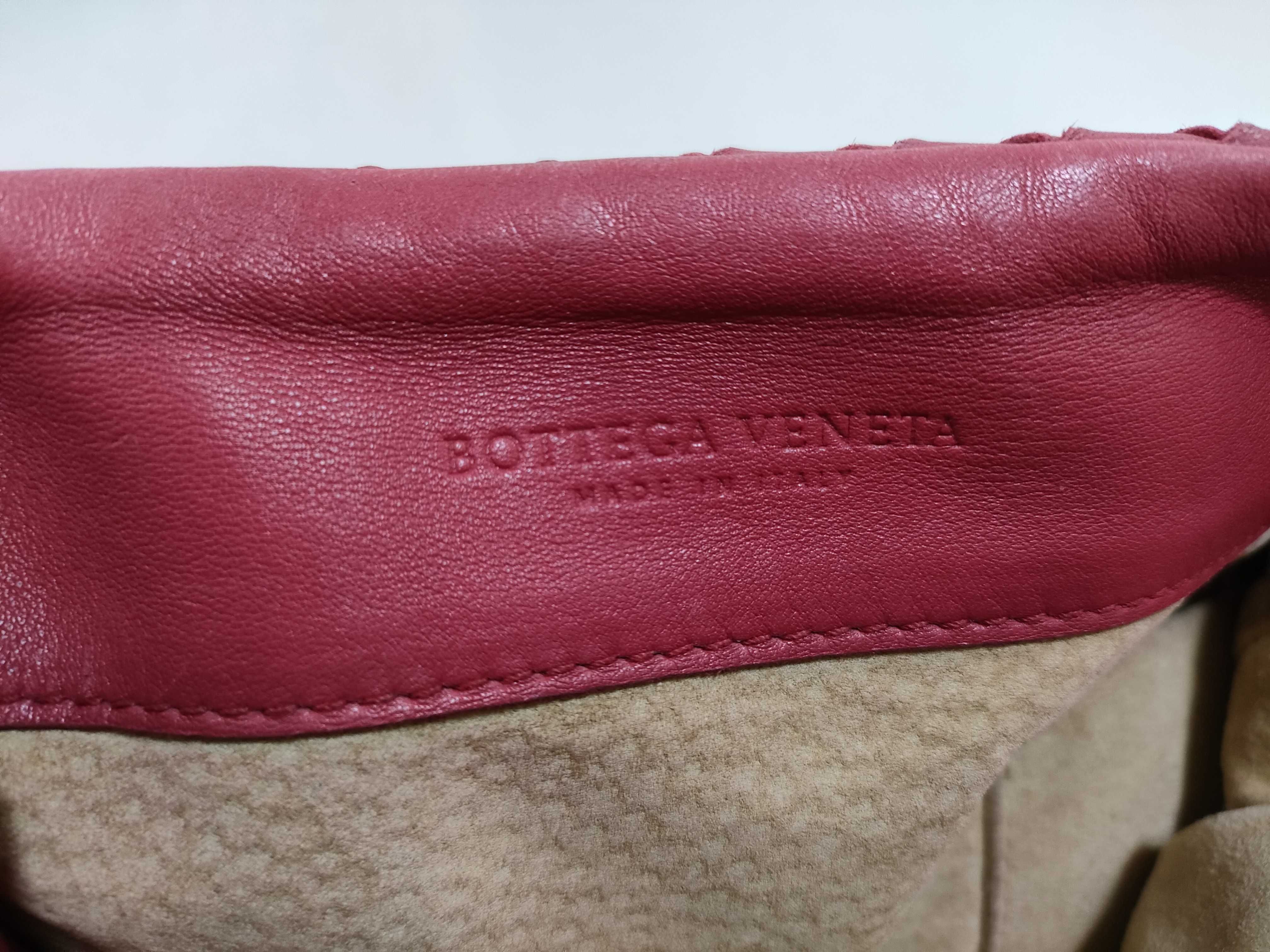 Intrecciato Leather Shoulder Bag, Red — view 9