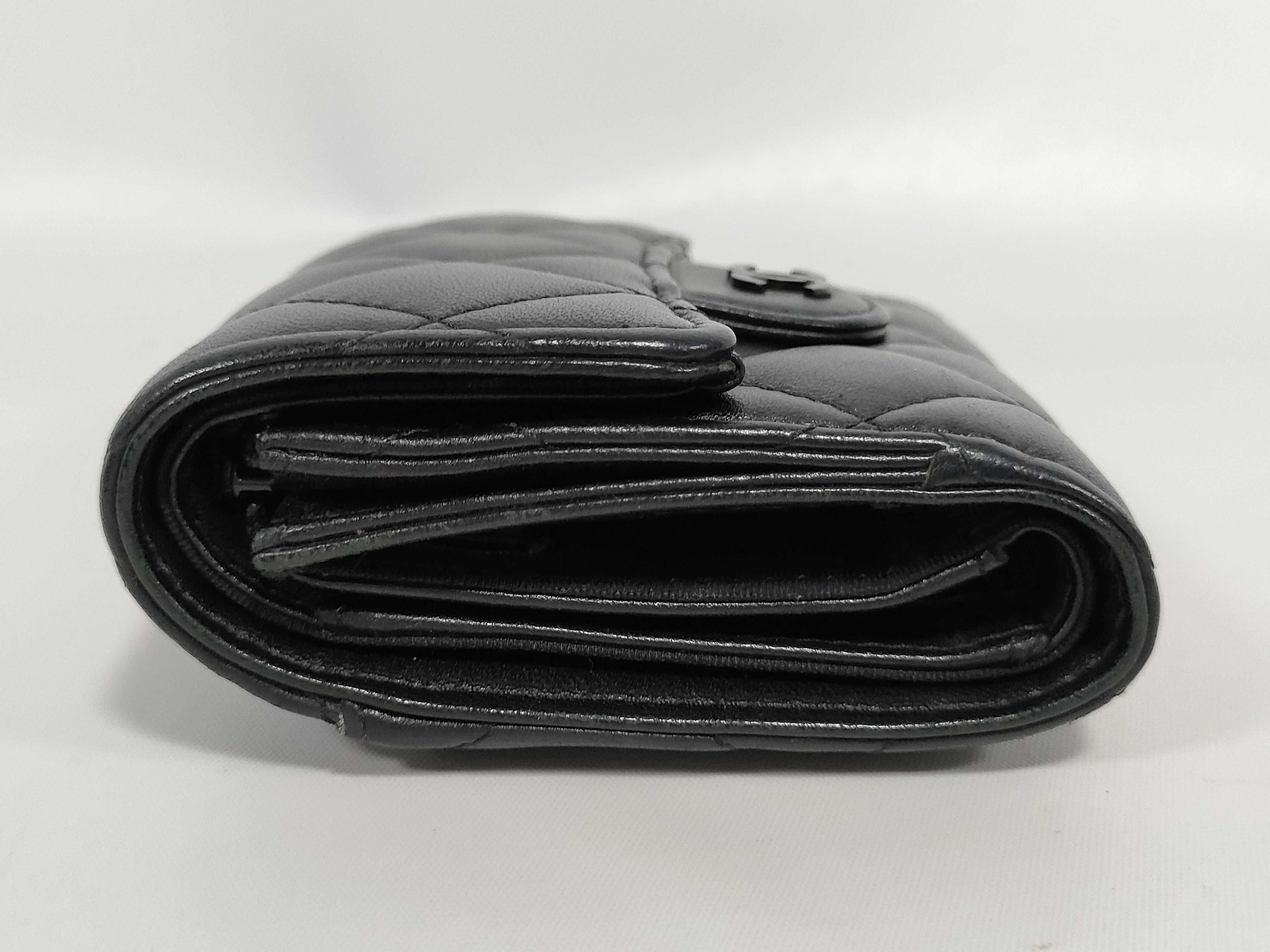 Lambskin Tri-fold Wallet (No. 31 series) / Coco / Black — view 6