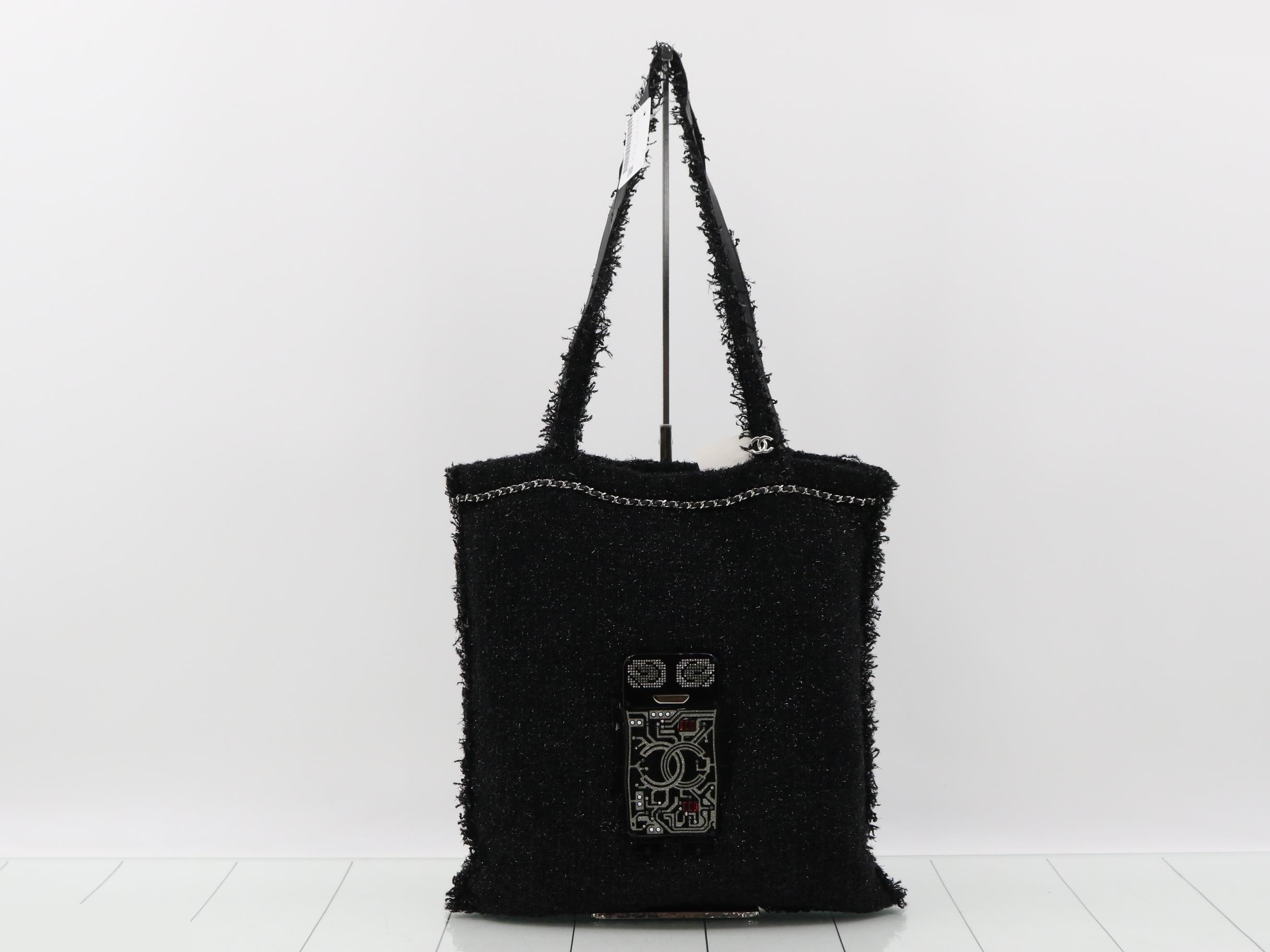Tweed robot motif tote bag, black.