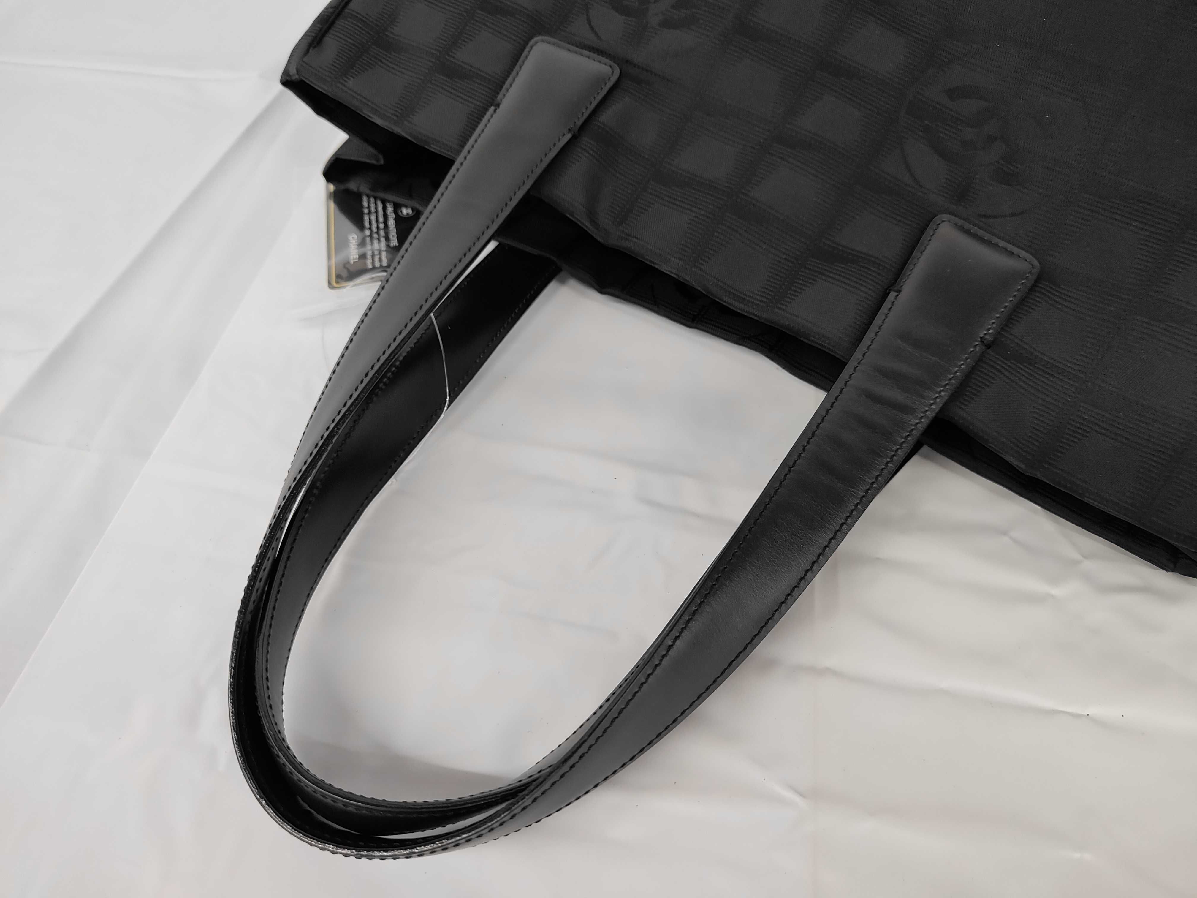 New Travel Tote, Black, Series 9 Tote Bag — view 3