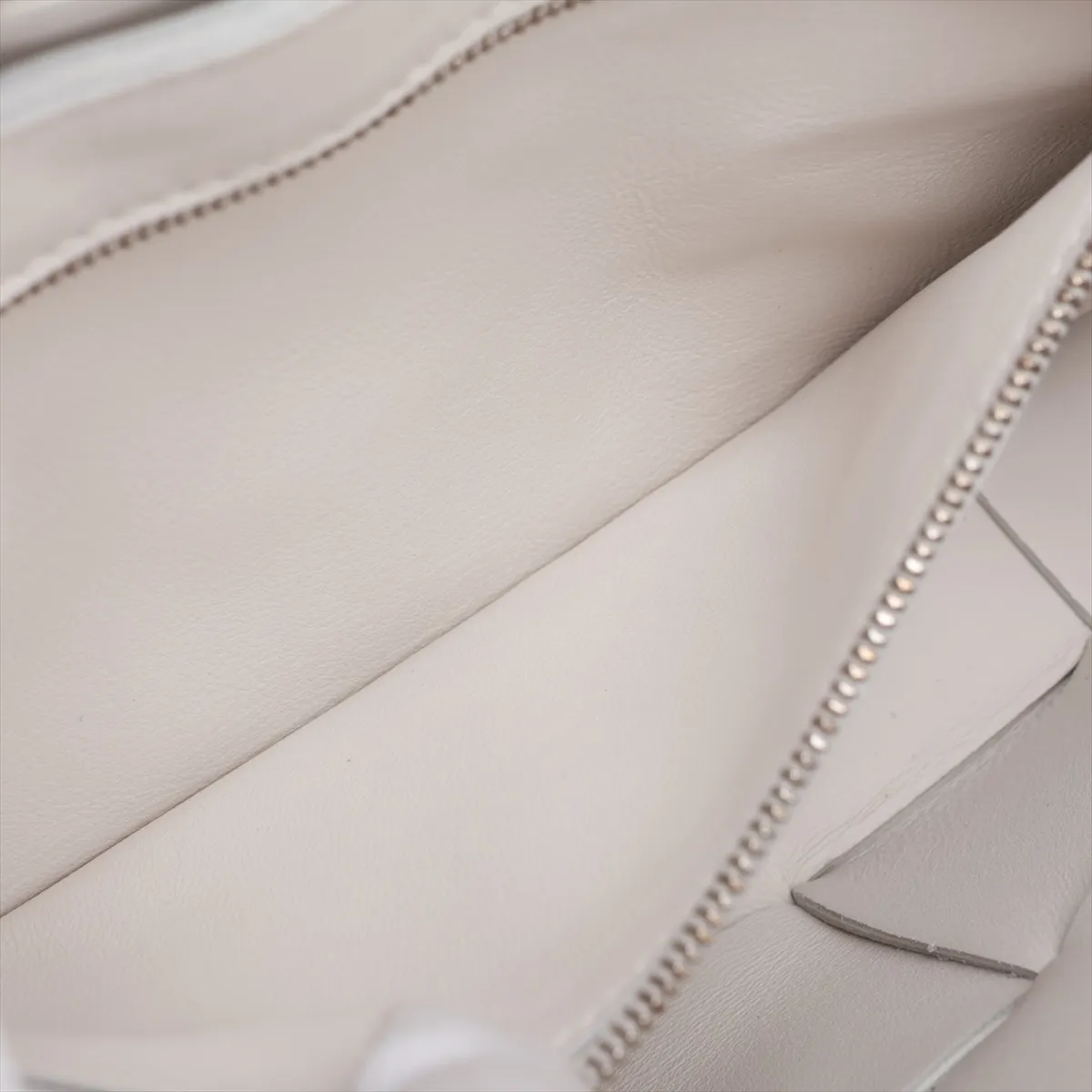 Maxi Intrecciato Cassette Leather Shoulder Bag, White — view 7