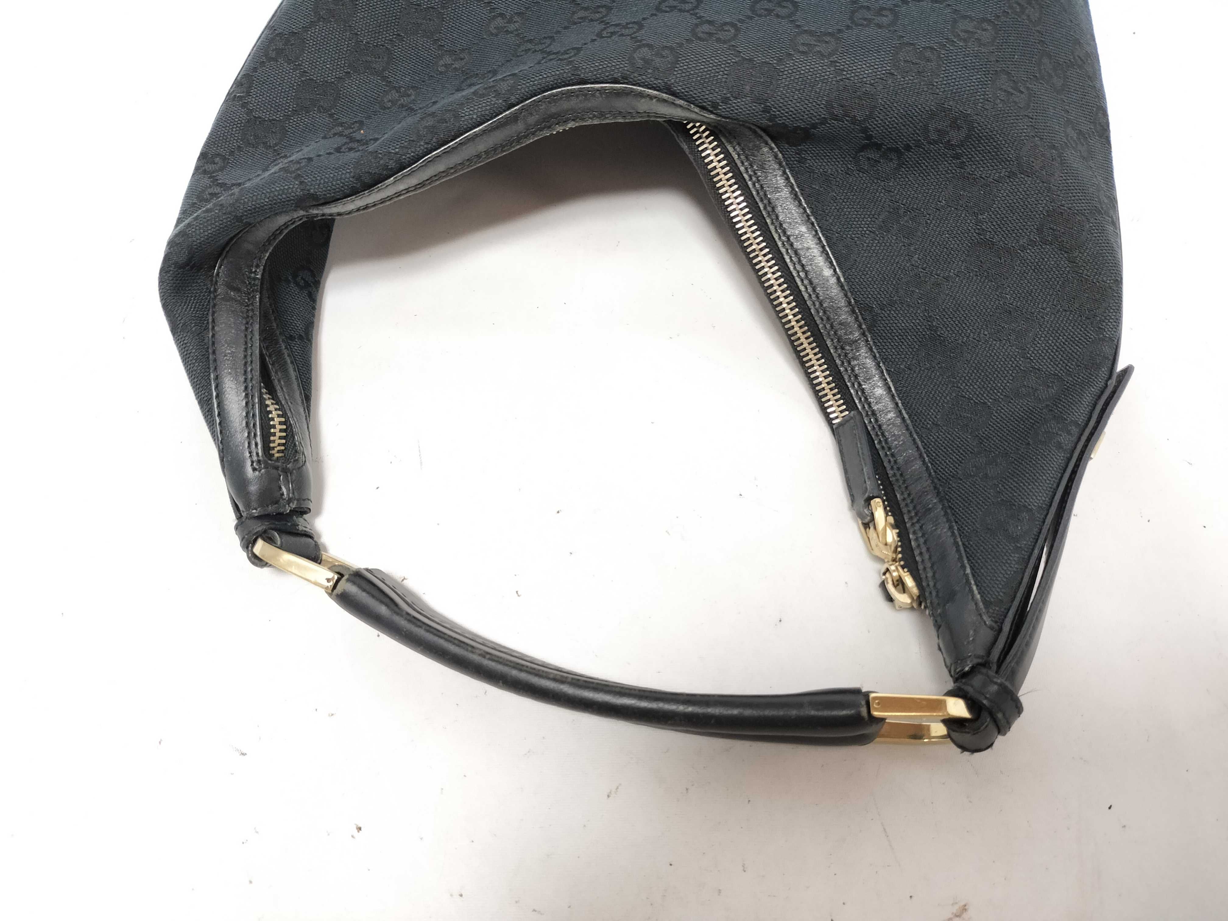 GG Canvas One-Shoulder Bag 001・4288 GG Canvas x Leather Black Shoulder Bag — view 3