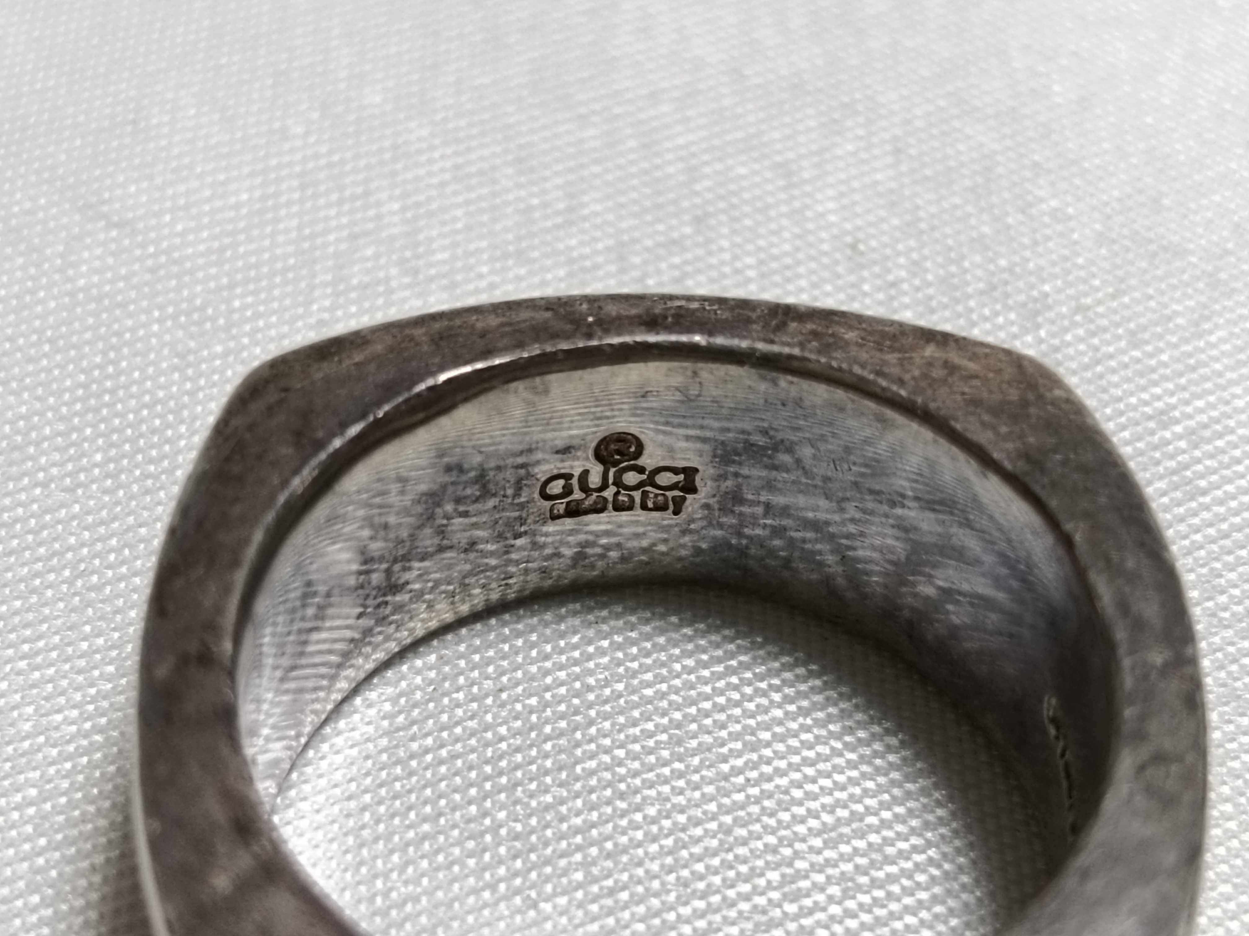 B.G Square Gloved Ring — view 4
