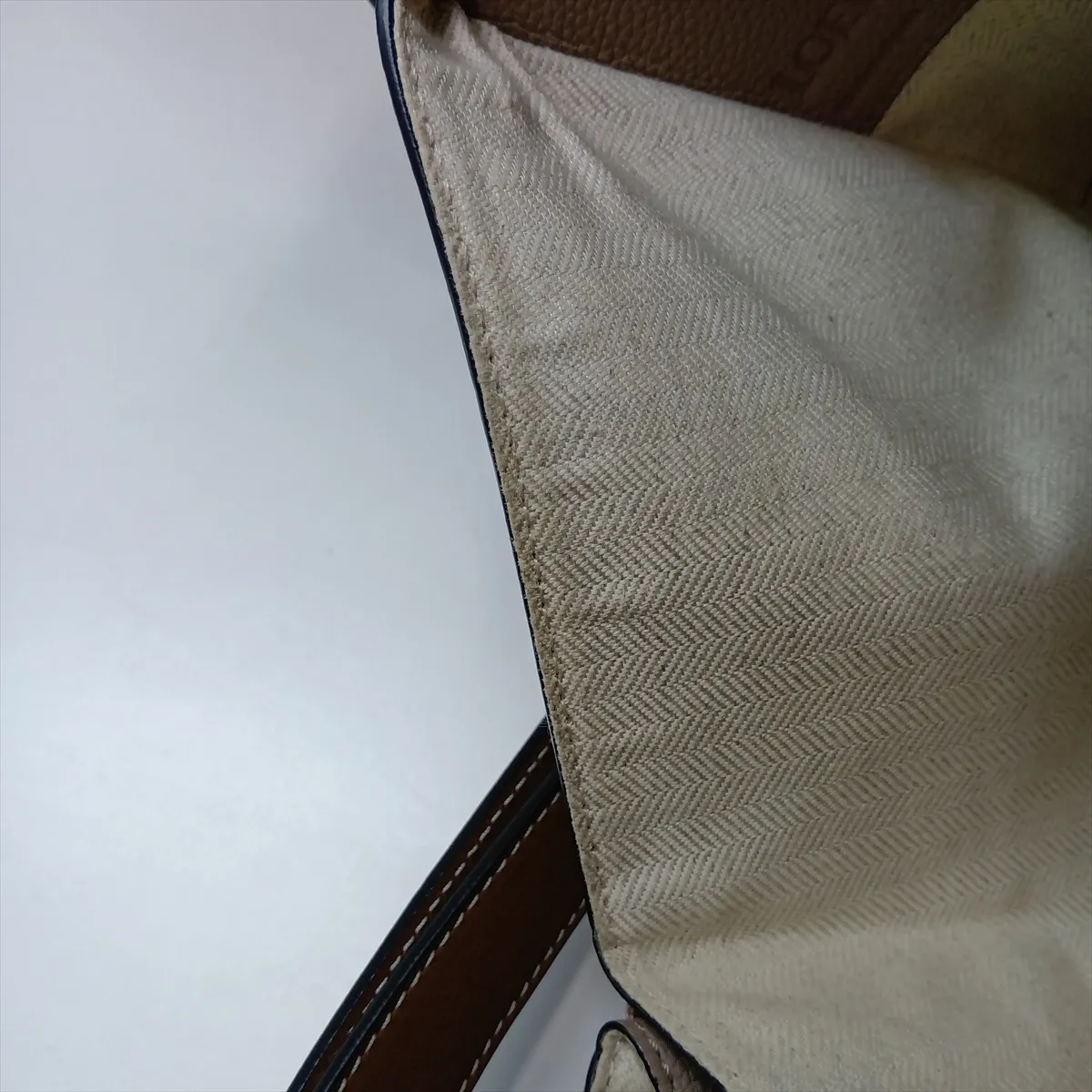Hammock Medium Leather Shoulder Bag, Beige — view 14