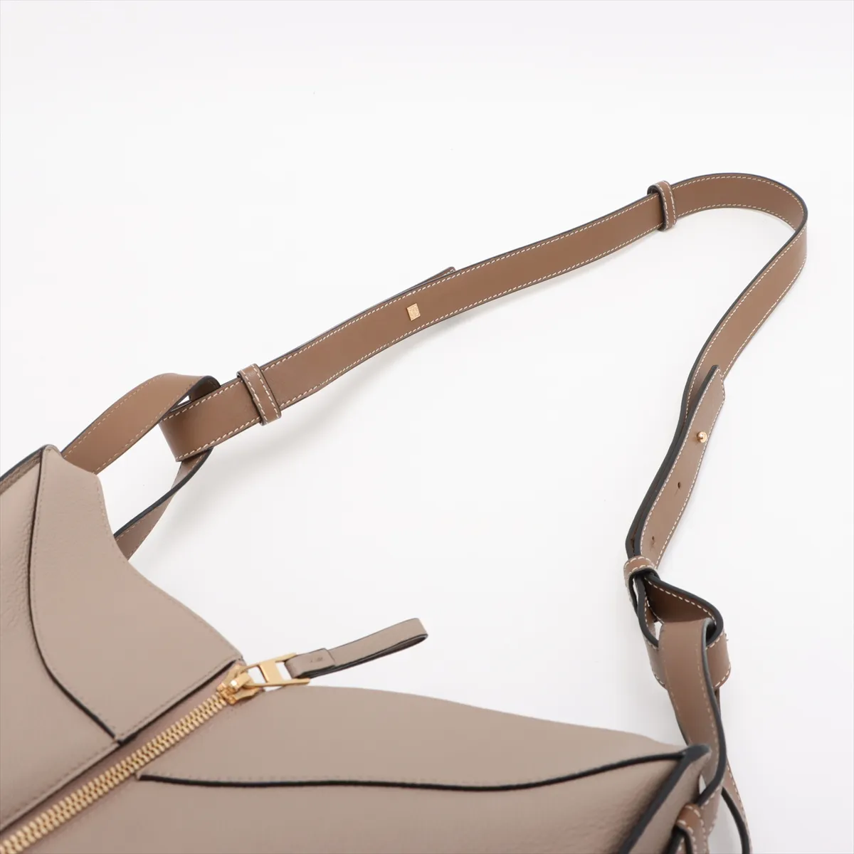 Hammock Medium Leather Shoulder Bag, Beige — view 7
