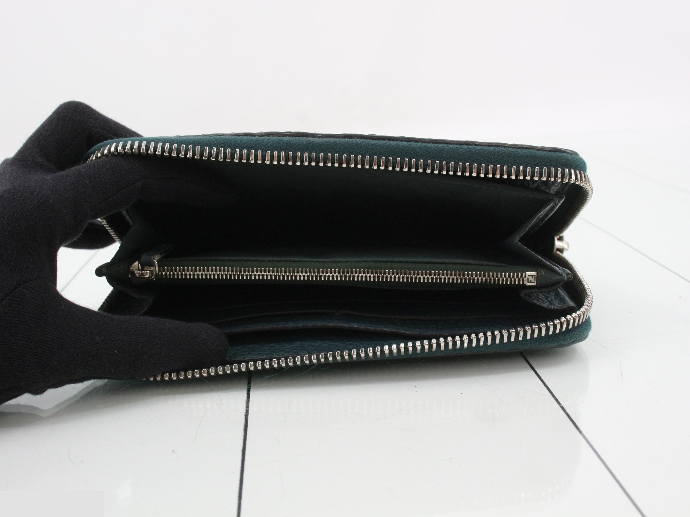 Leather round zipper long wallet, green — view 4