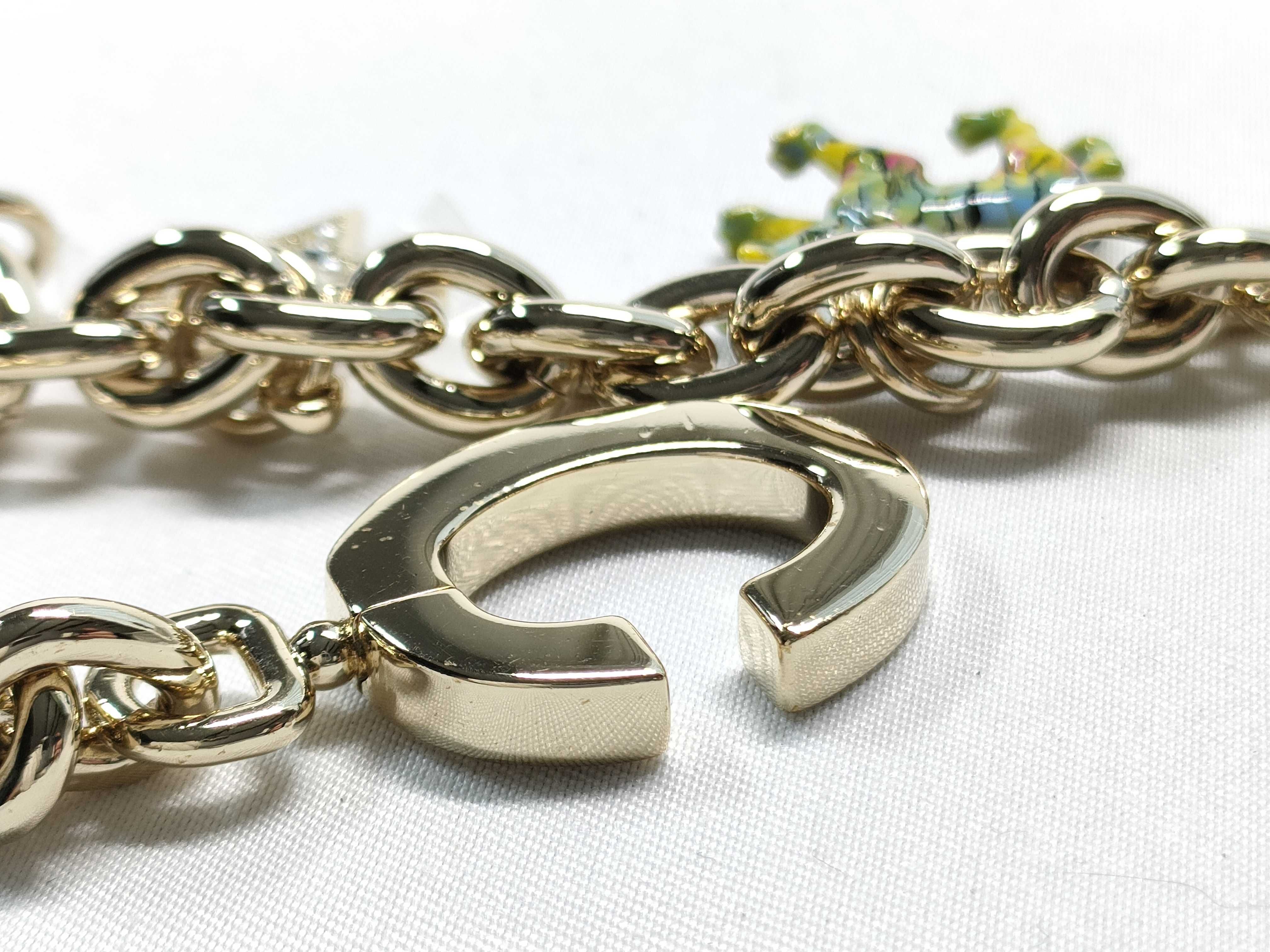 30 Montaigne Bag Charm — view 13