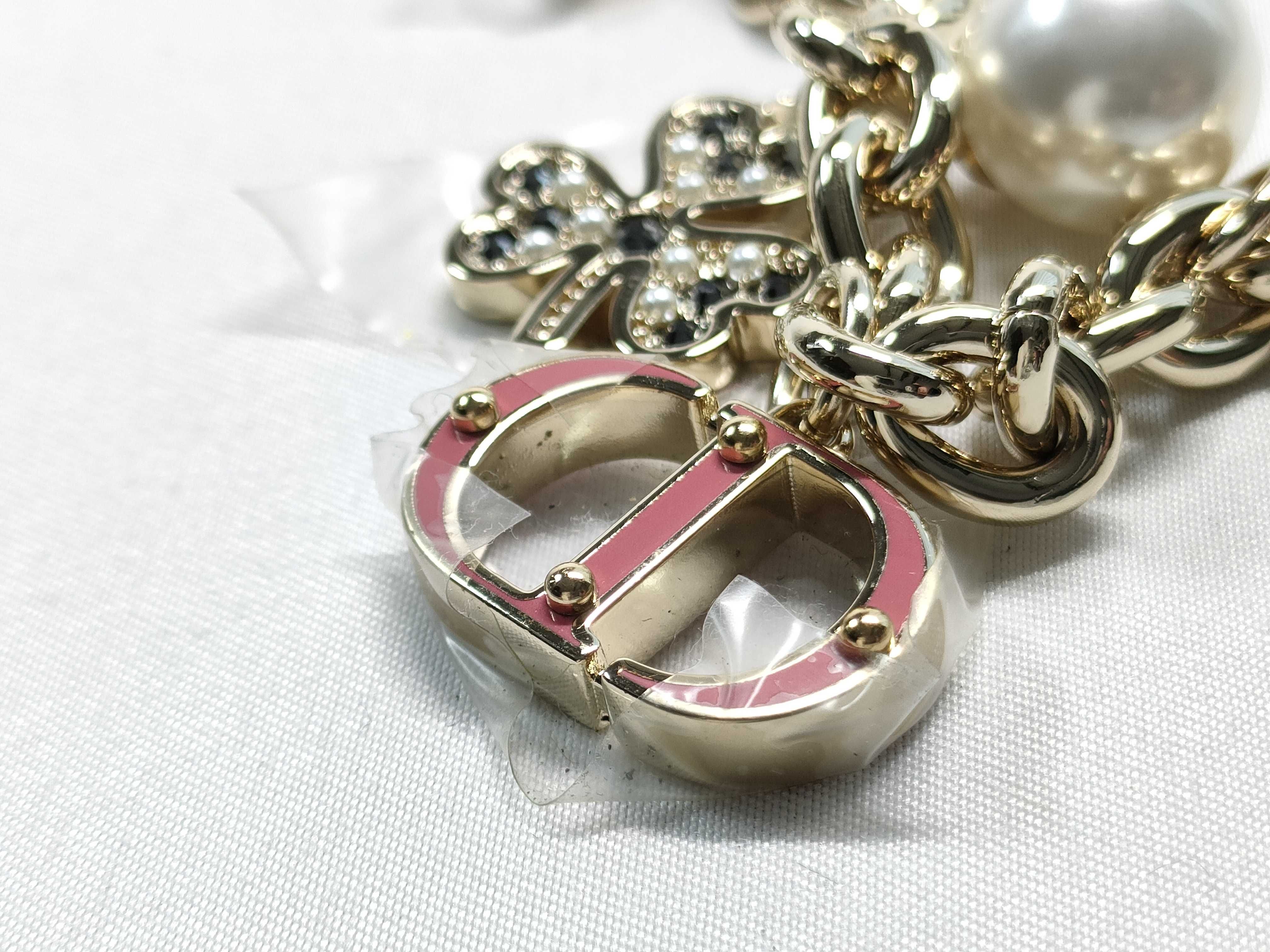 30 Montaigne Bag Charm — view 10