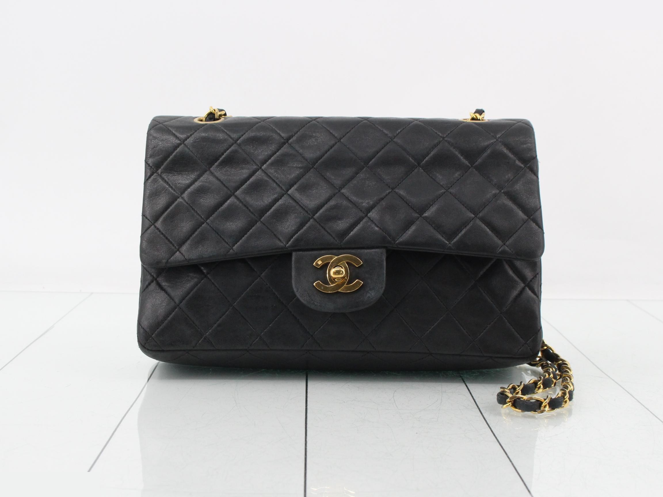 Matelassé 25 Double Chain Shoulder Bag, Double Flap, Lambskin, Black, Series 1, W25