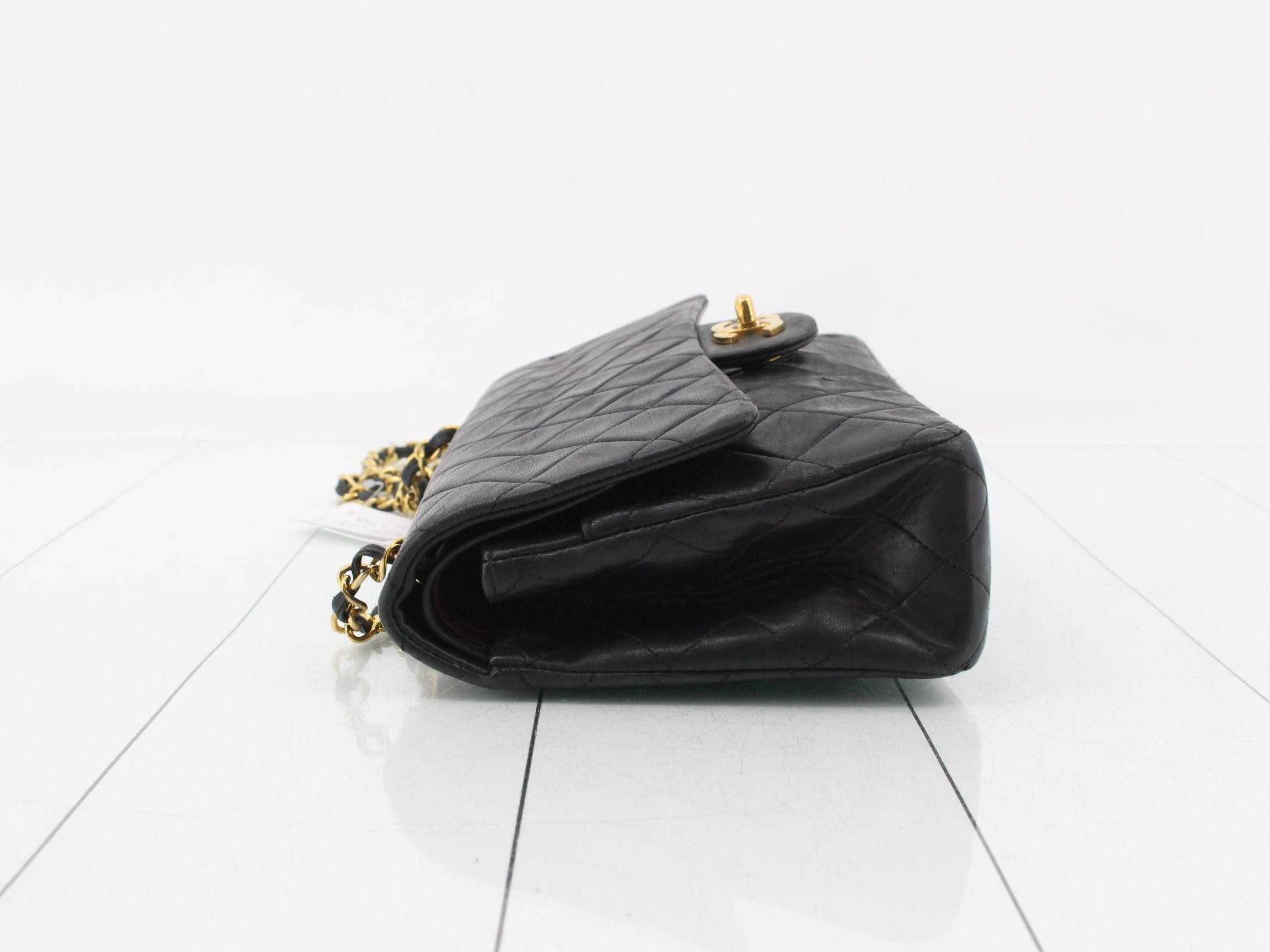 Matelassé 25 Double Chain Shoulder Bag, Double Flap, Lambskin, Black, Series 1, W25 — view 4