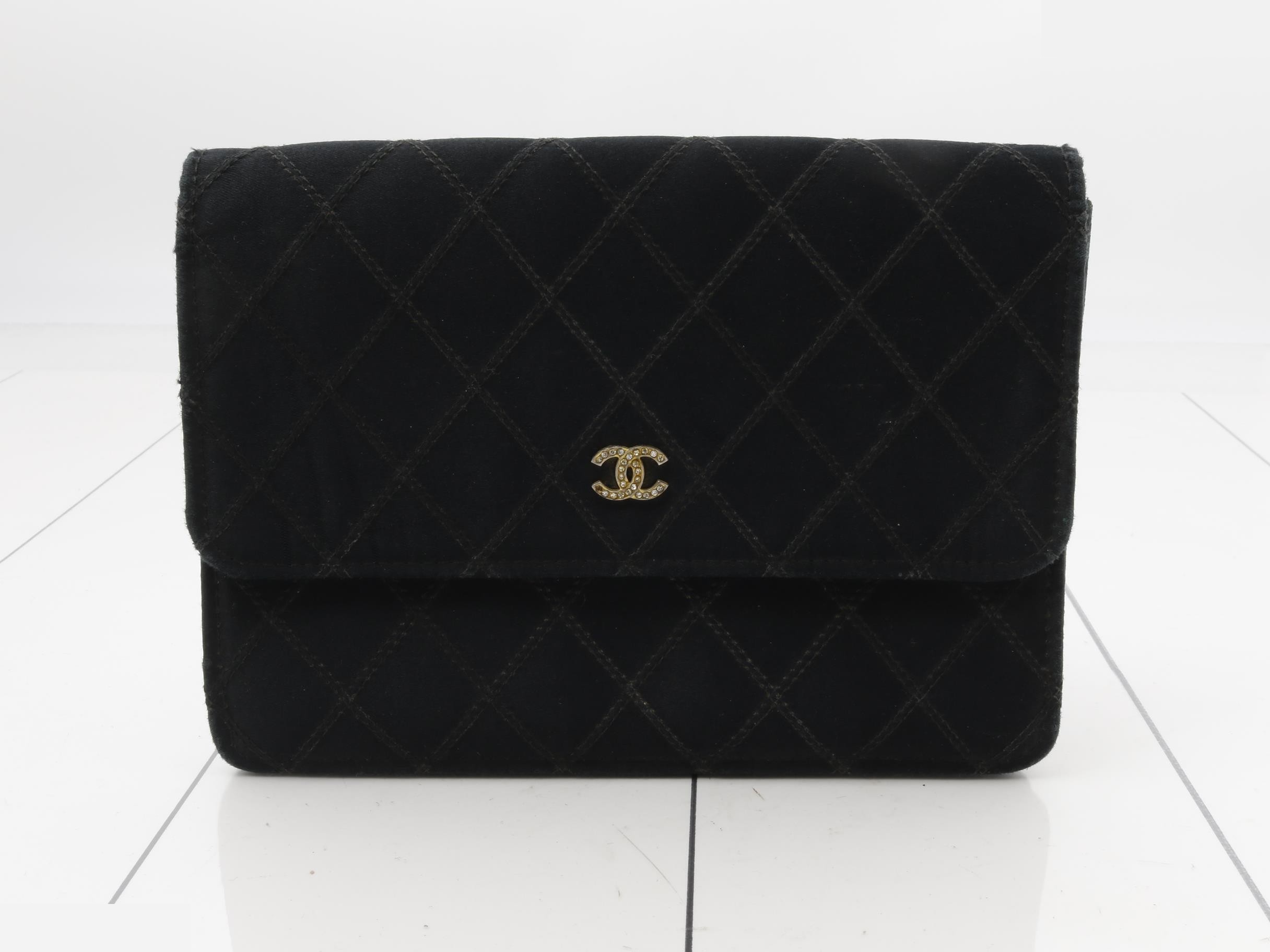 Bicolore satin Coco Mark pouch