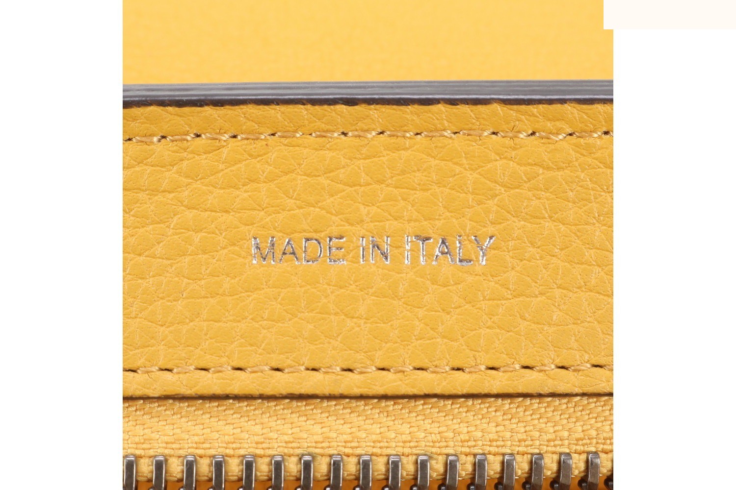 Trapeze Small Leather 2-Way Shoulder Bag — view 10