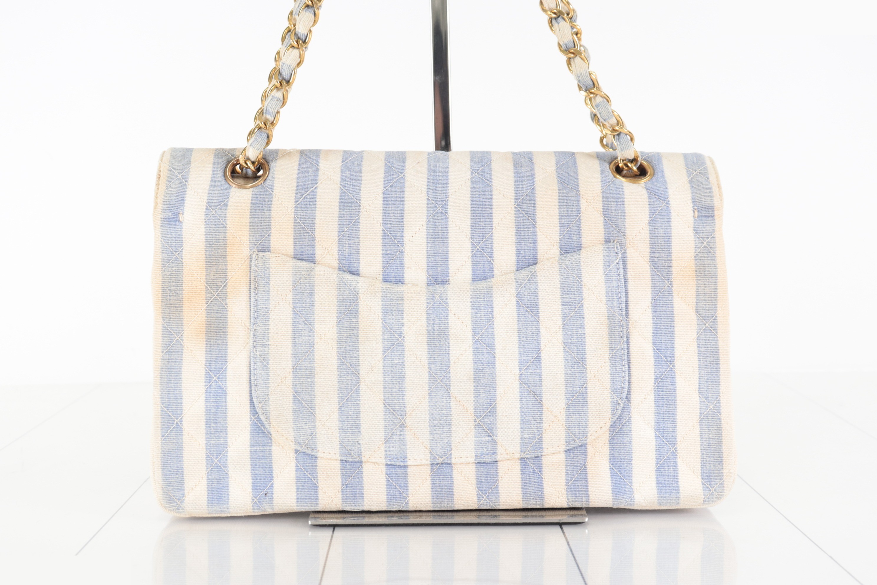 Double flap 25 canvas chain shoulder bag, blue/white, item number 3. — view 3