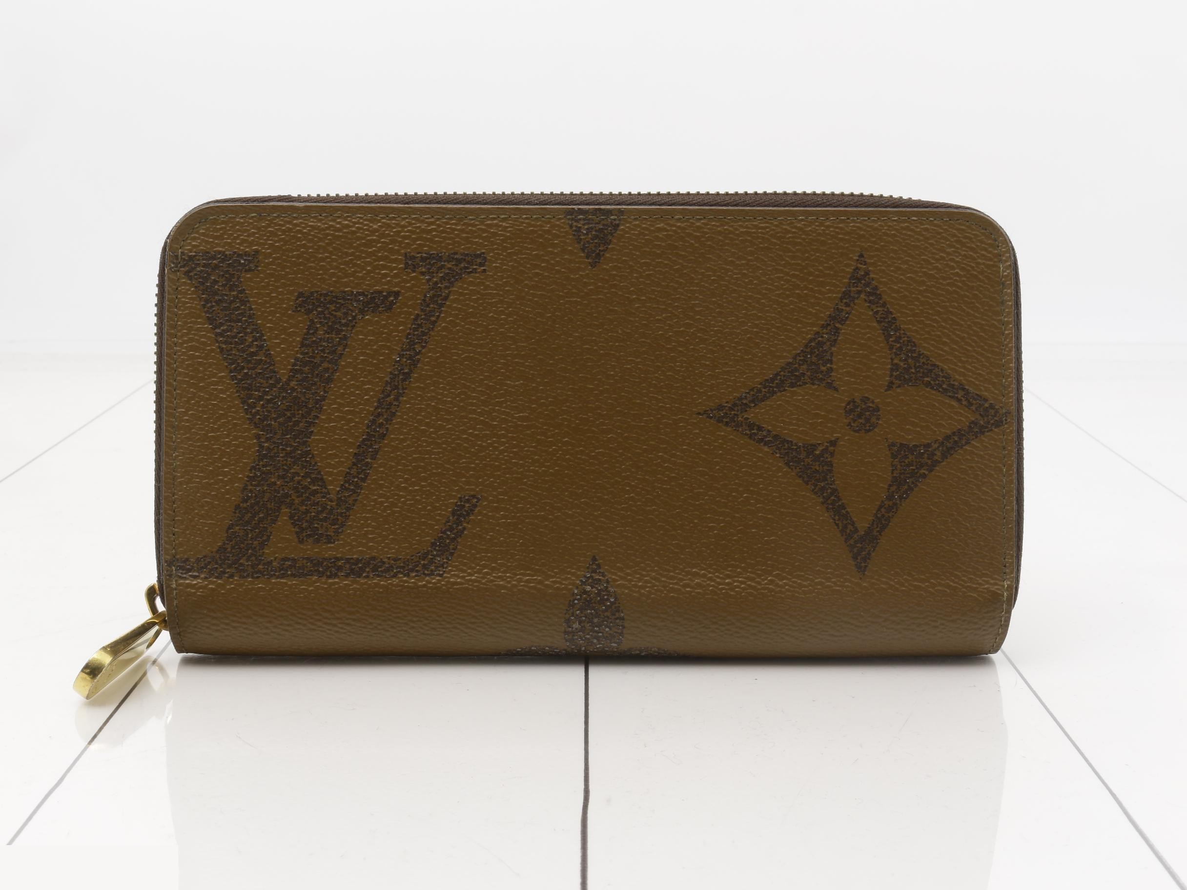 Monogram Giant Reverse Zippy Wallet M69353 RFID