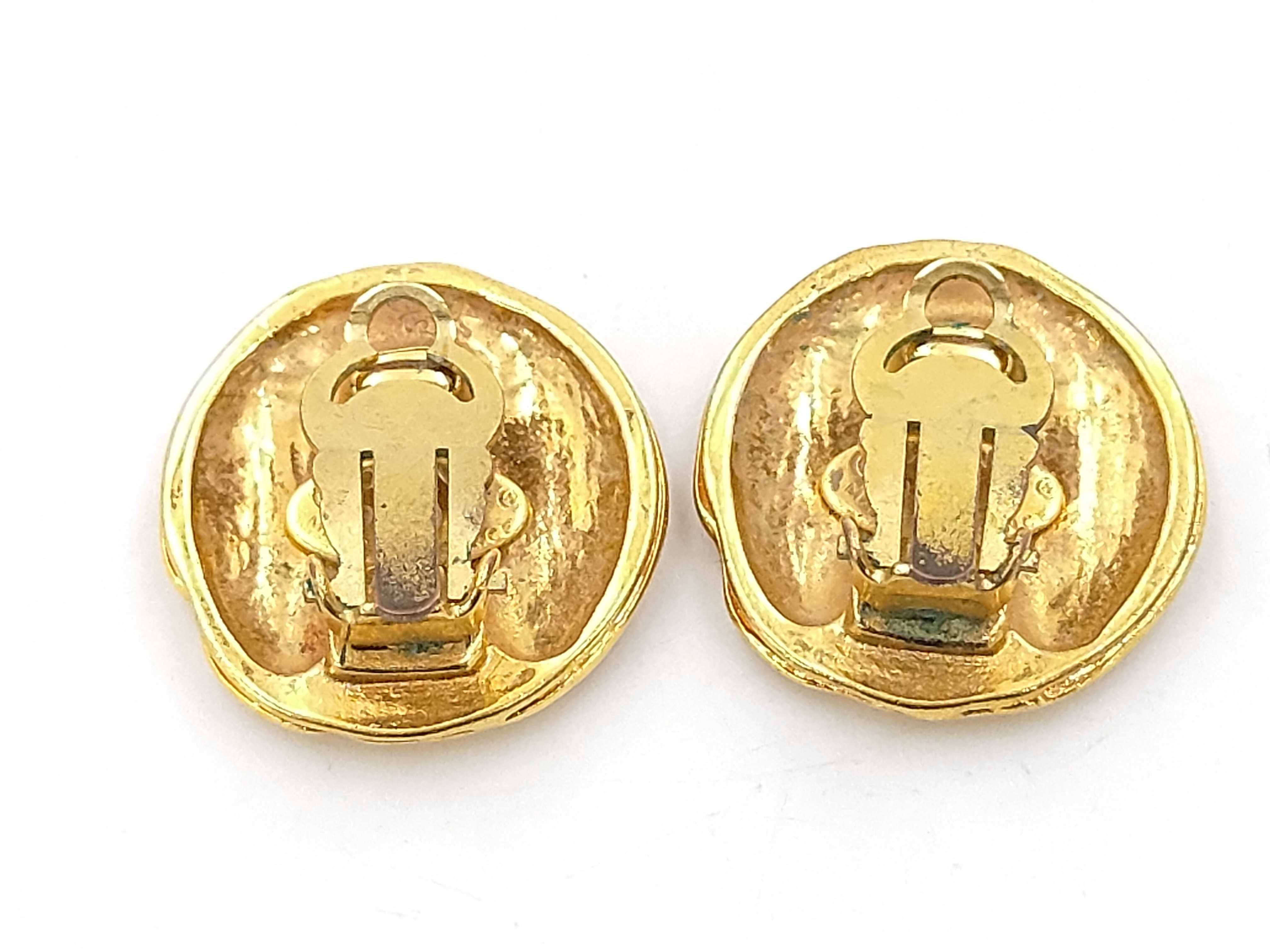 Coco Mark Round Earrings 93P Earrings — view 2