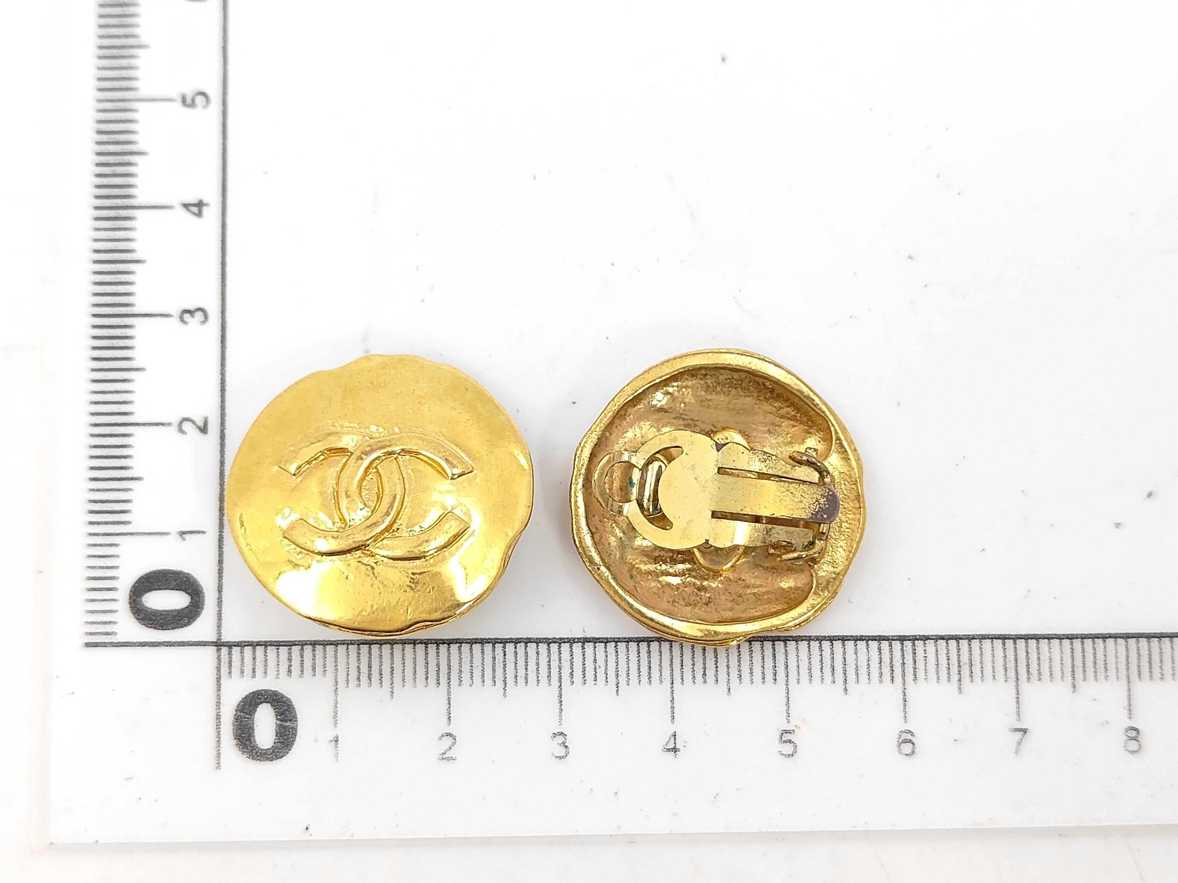 Coco Mark Round Earrings 93P Earrings — view 6