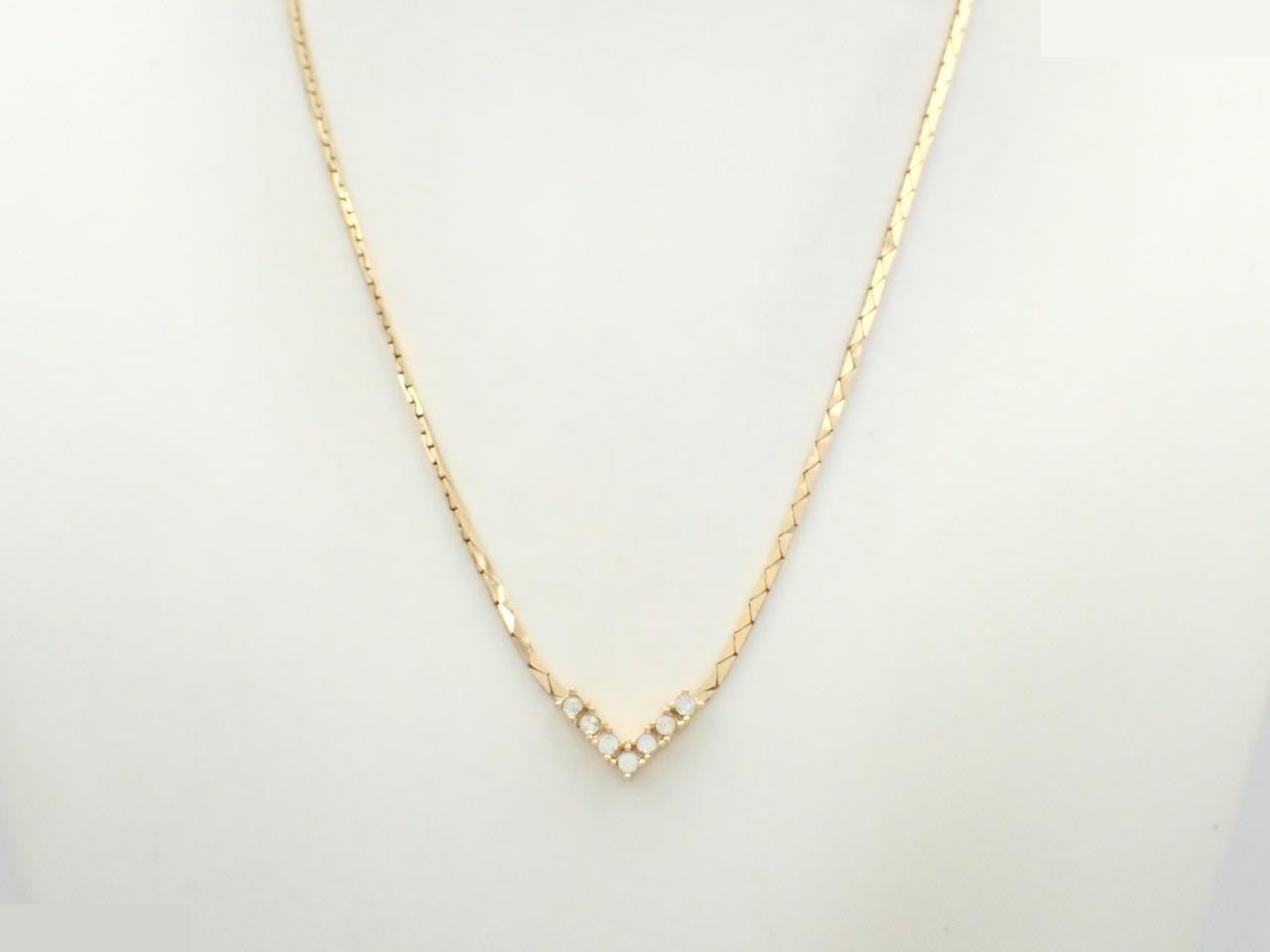 GP Necklace with V-shaped Rhinestones, Total Length Approximately 44cm — view 3