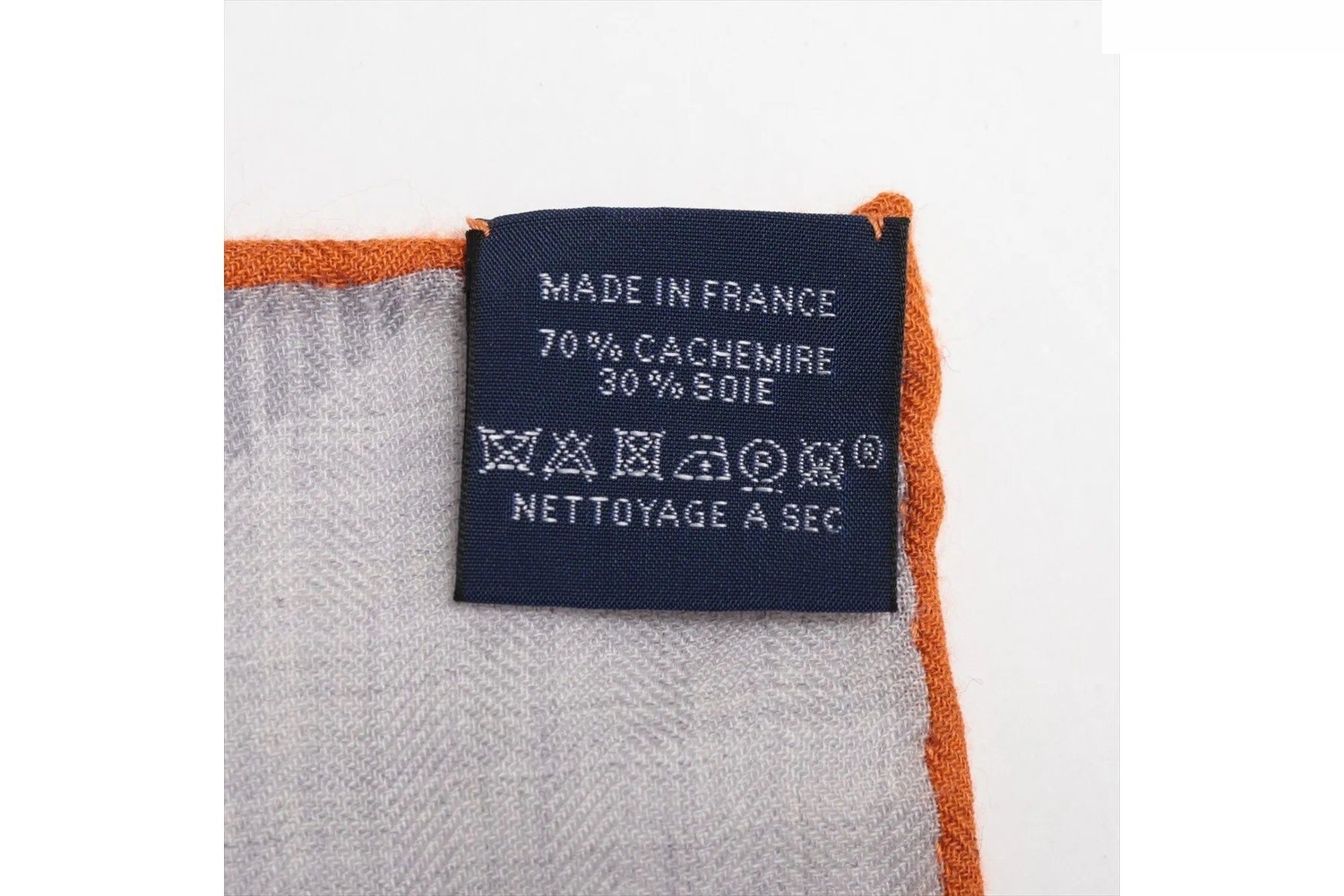Tag attached. Carre 100 Mega Chariot Cashmere Silk. — view 6