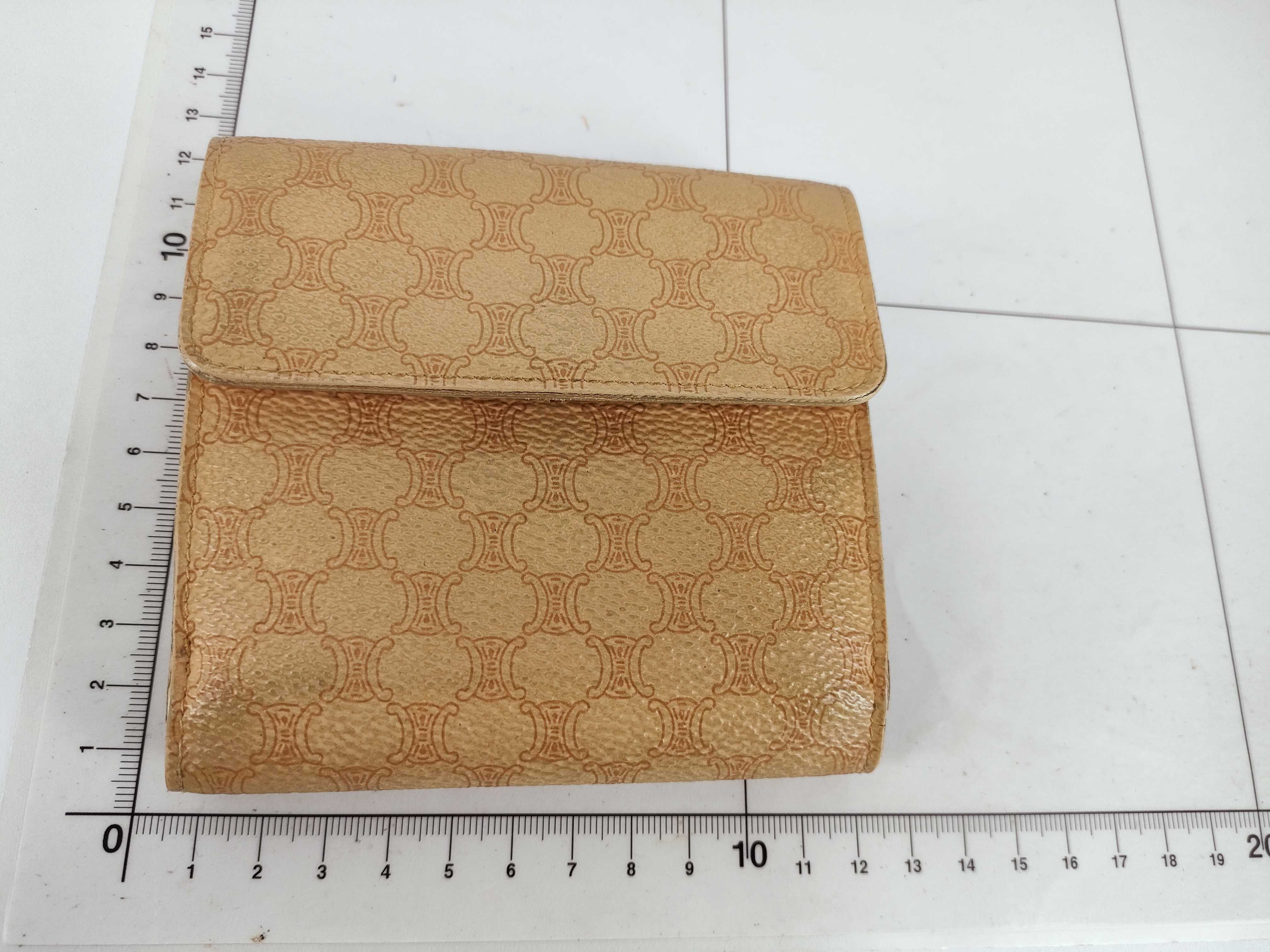 wallet — view 2