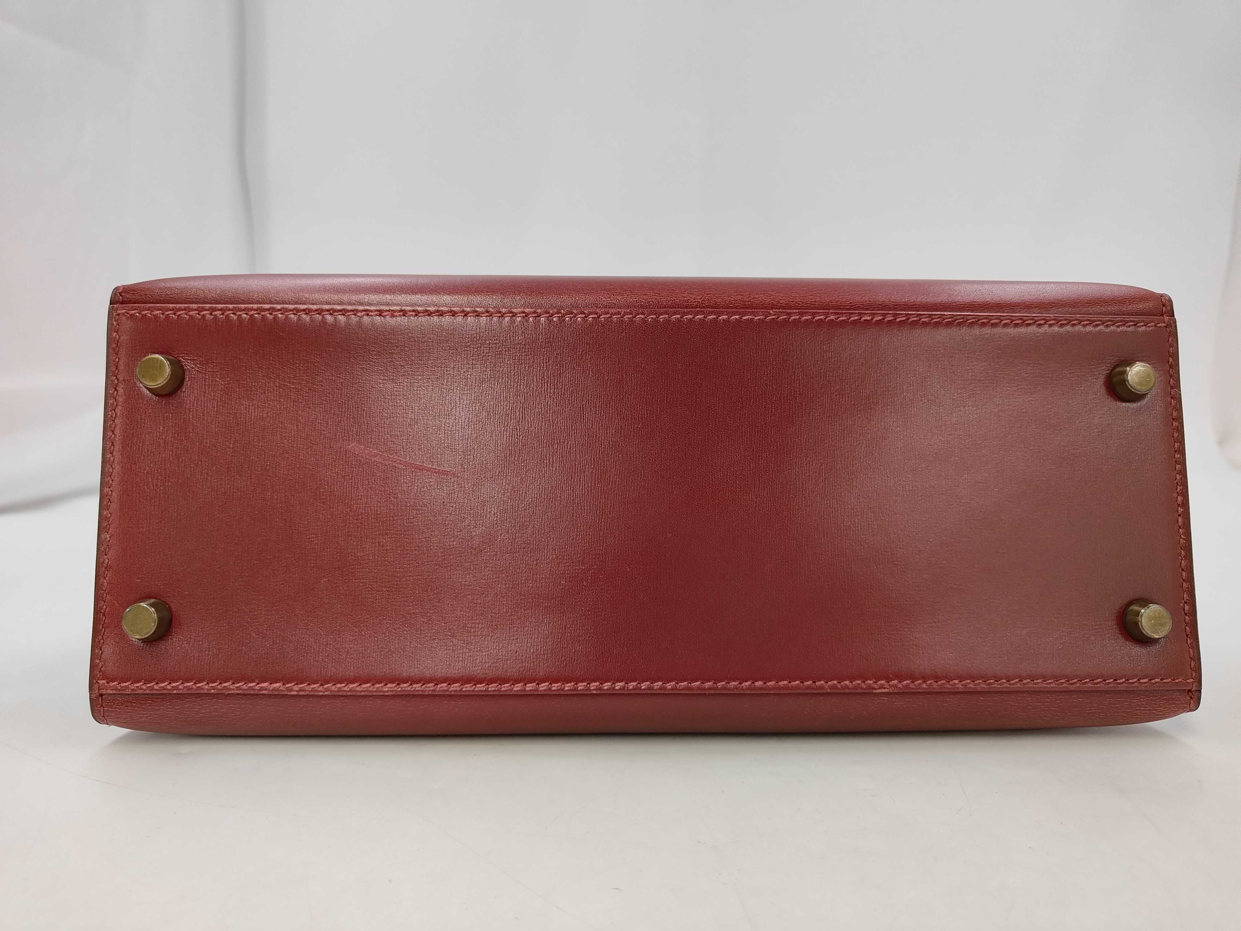 Kelly 28 Rouge Gold Hardware V Handbag — view 3