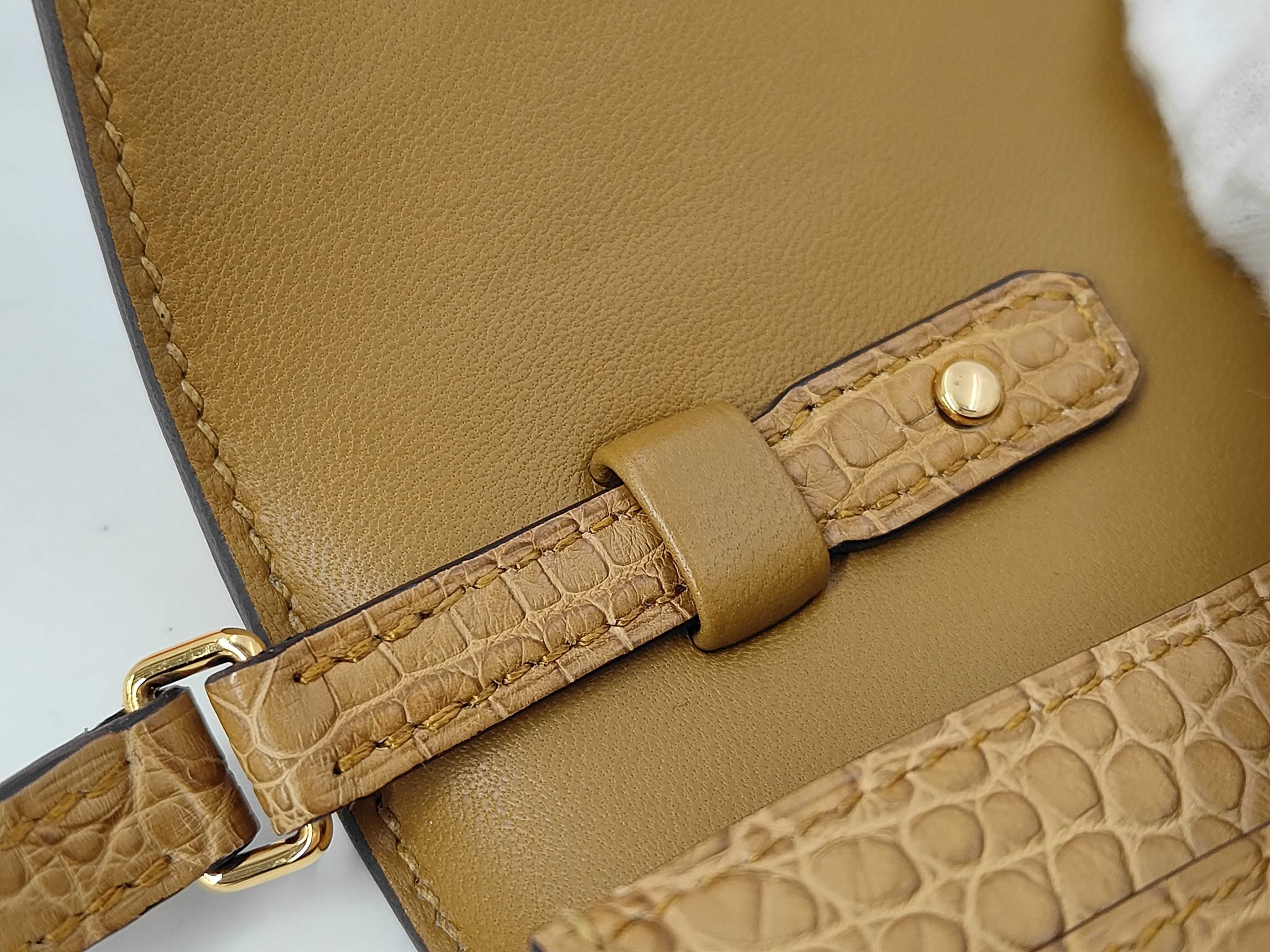 Constance To Go, Gold Hardware, B Stamp, 2024 Shoulder Bag — view 6
