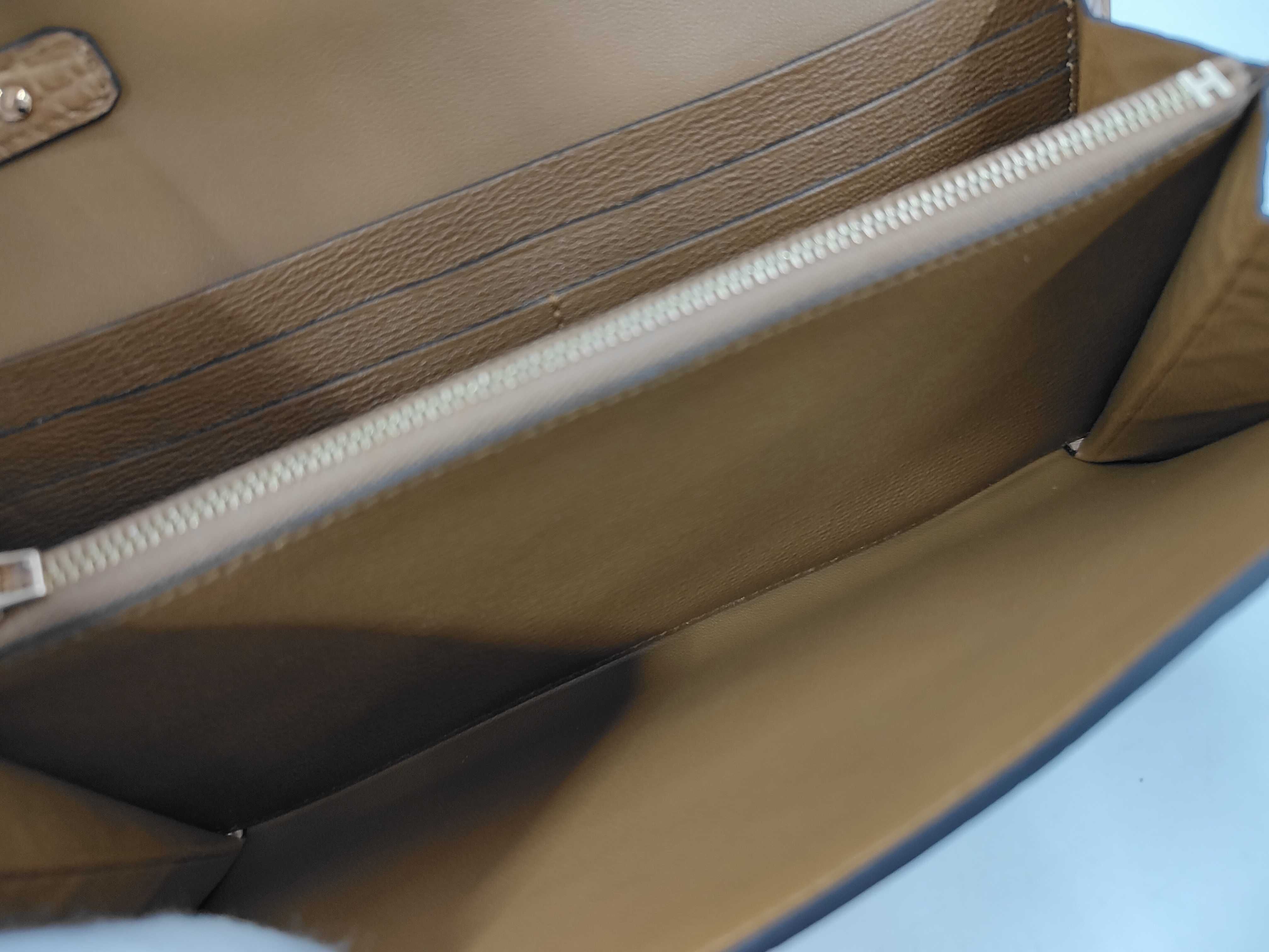 Constance To Go, Gold Hardware, B Stamp, 2024 Shoulder Bag — view 9