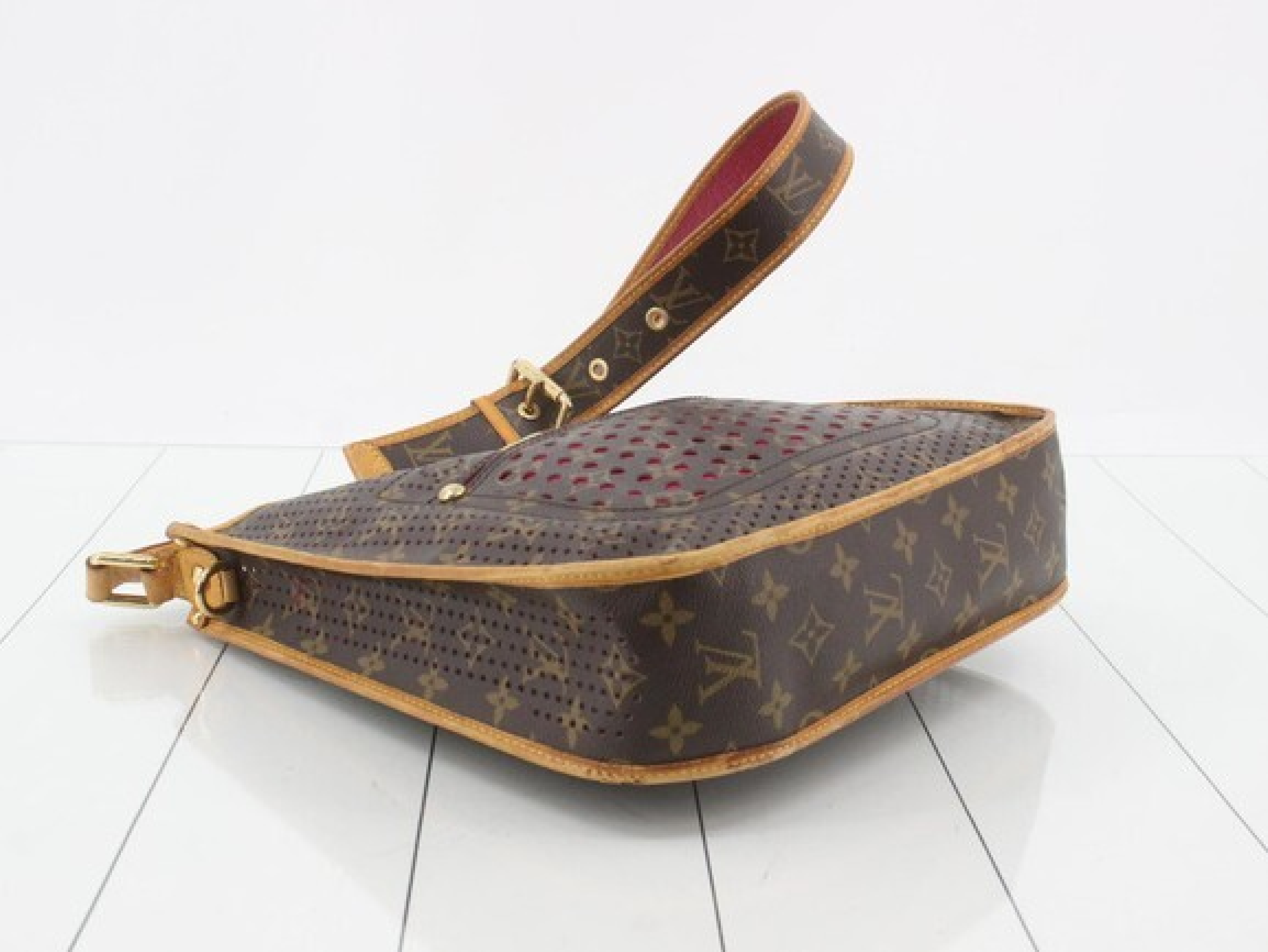 Musette Fuchsia Shoulder Bag — view 3