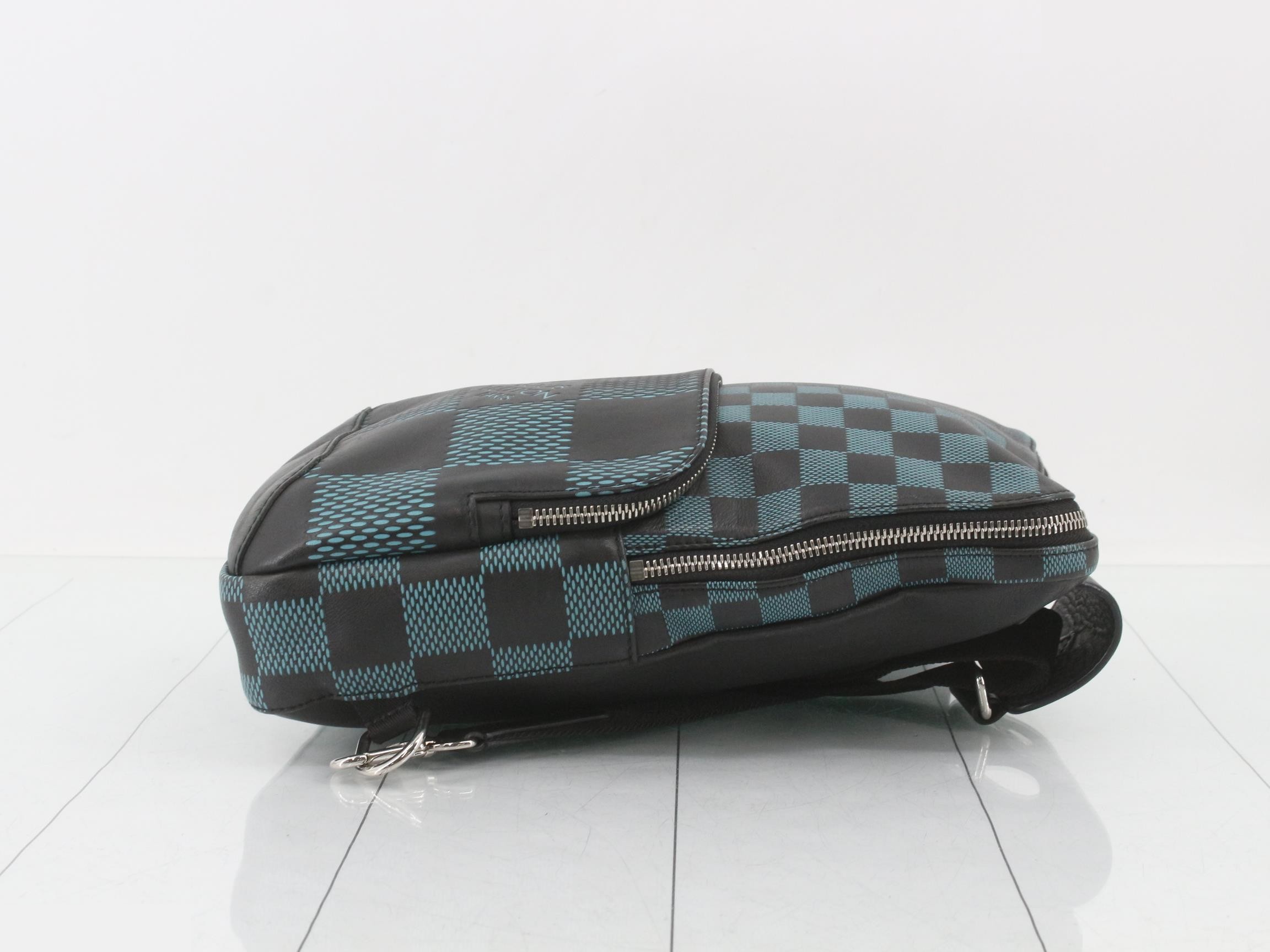 3D Avenue Slingbag — view 3