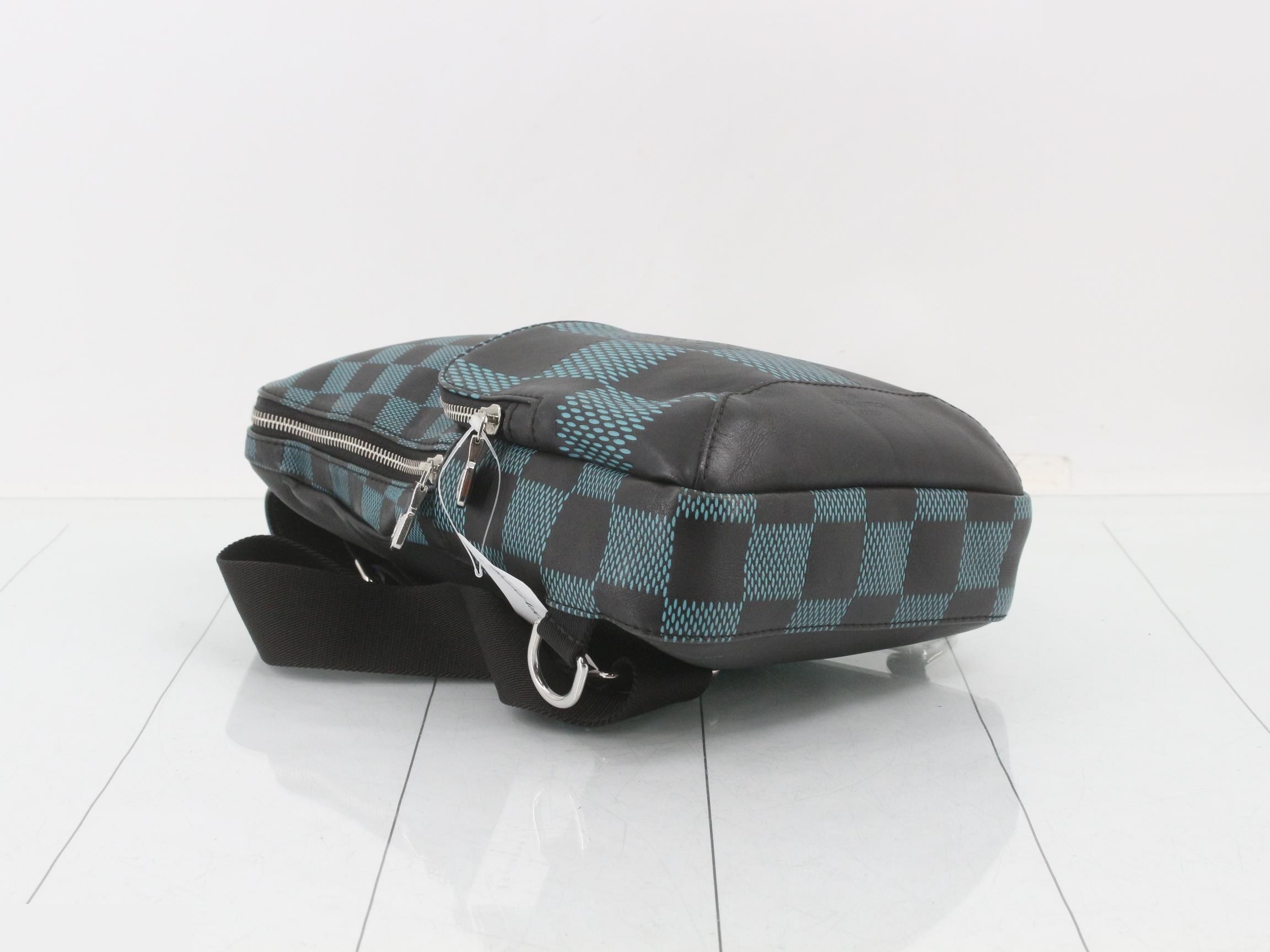 3D Avenue Slingbag — view 5