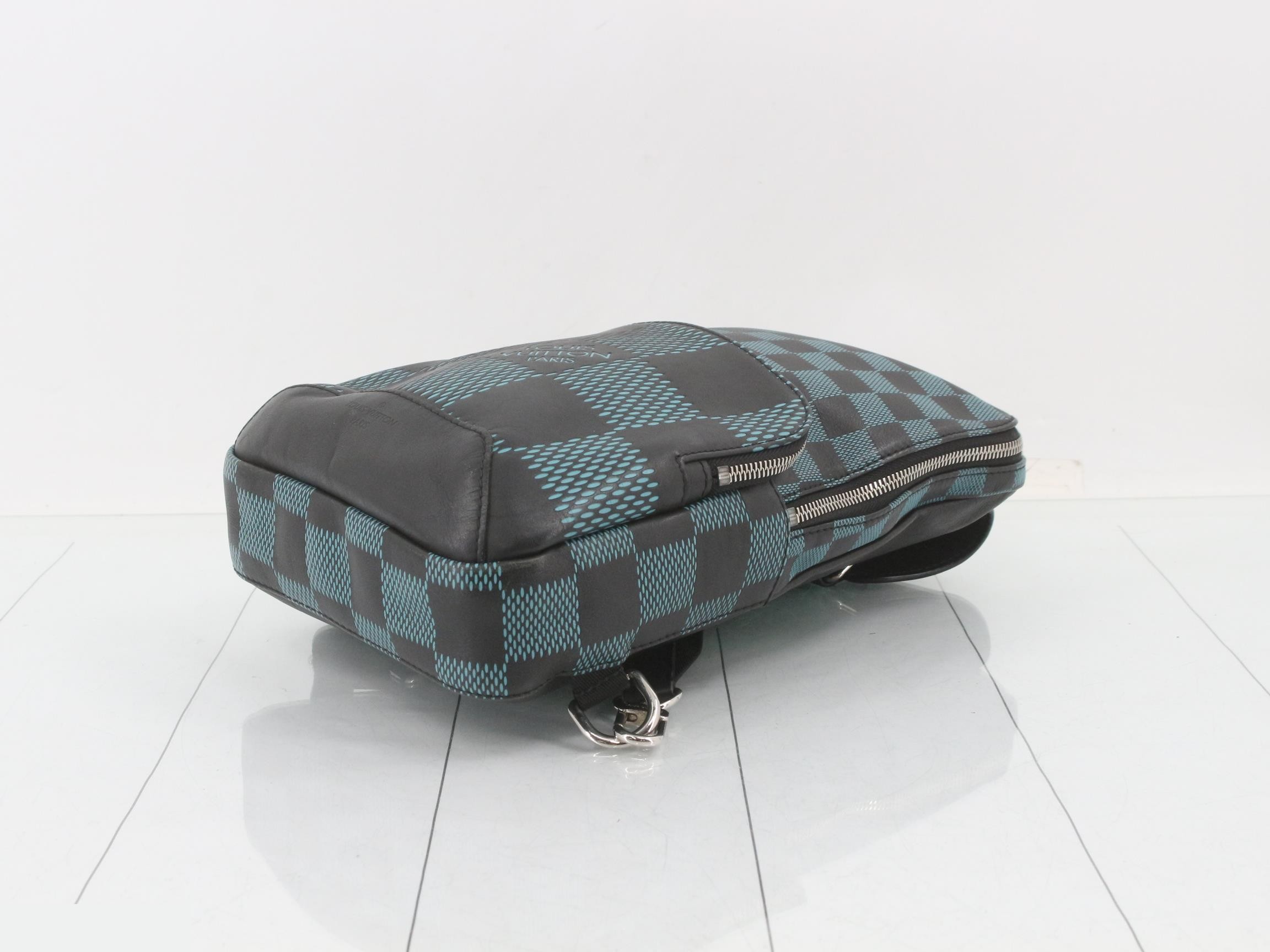 3D Avenue Slingbag — view 6