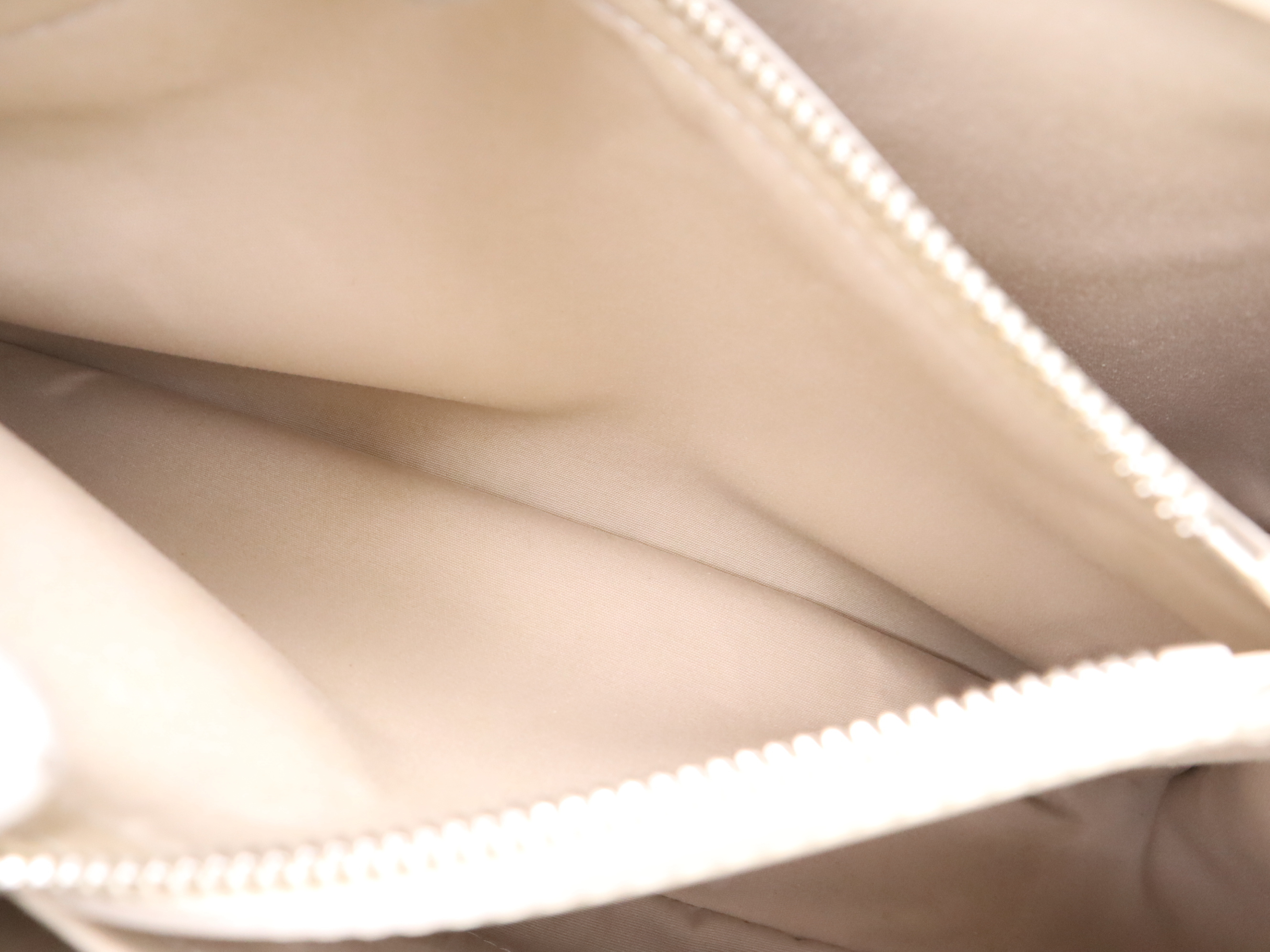 M5926J Epi Passy Ivoire Handbag — view 12