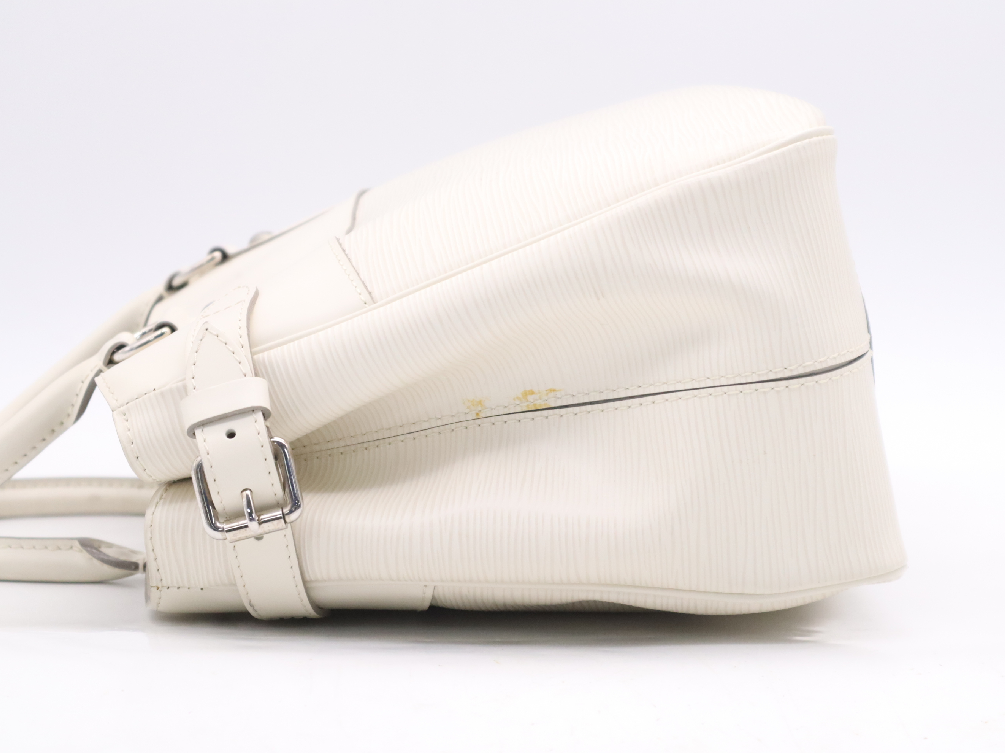 M5926J Epi Passy Ivoire Handbag — view 3