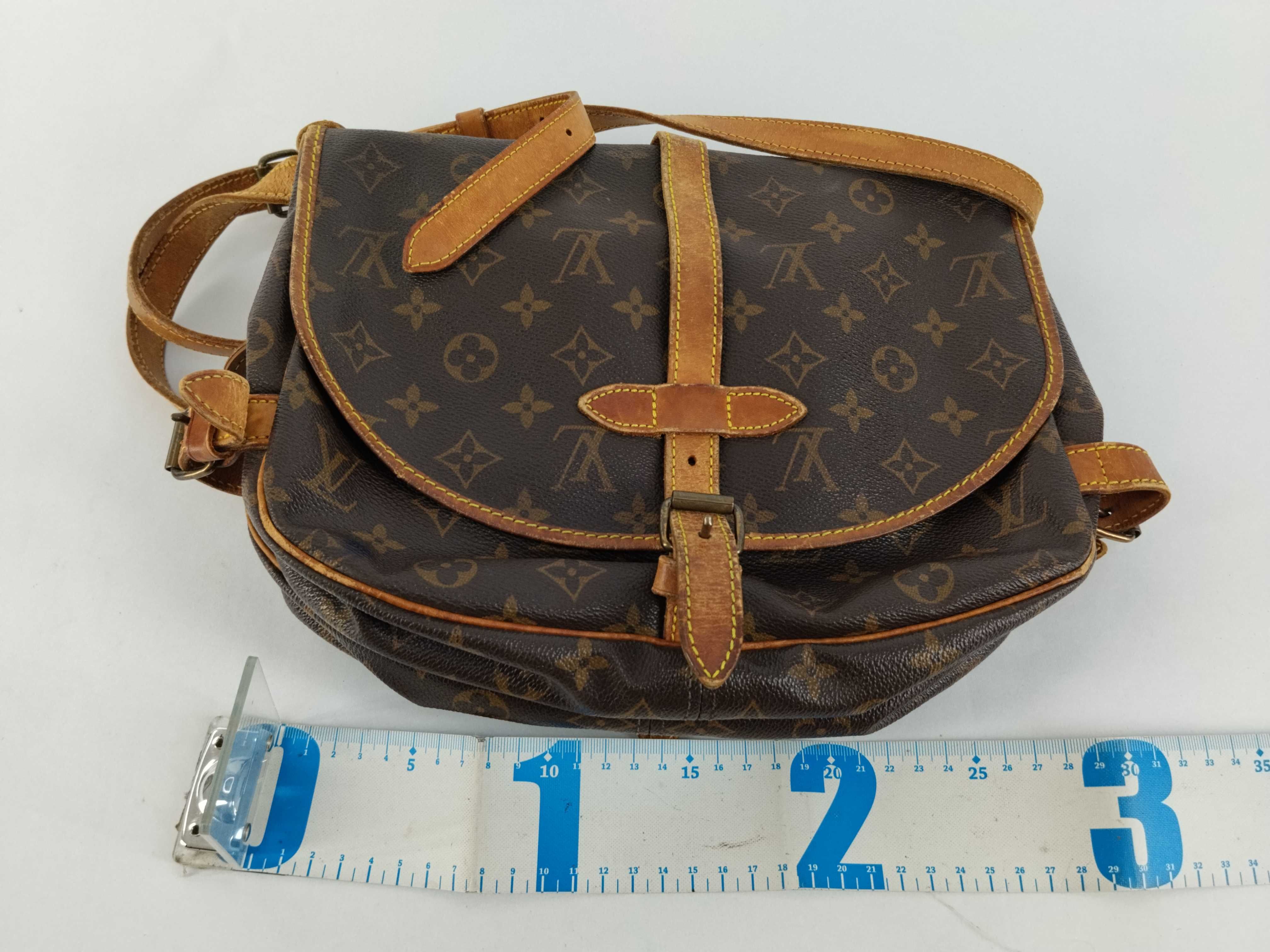 Monogram Louis Vuitton Saumur 30 M42256 Shoulder Bag — view 2